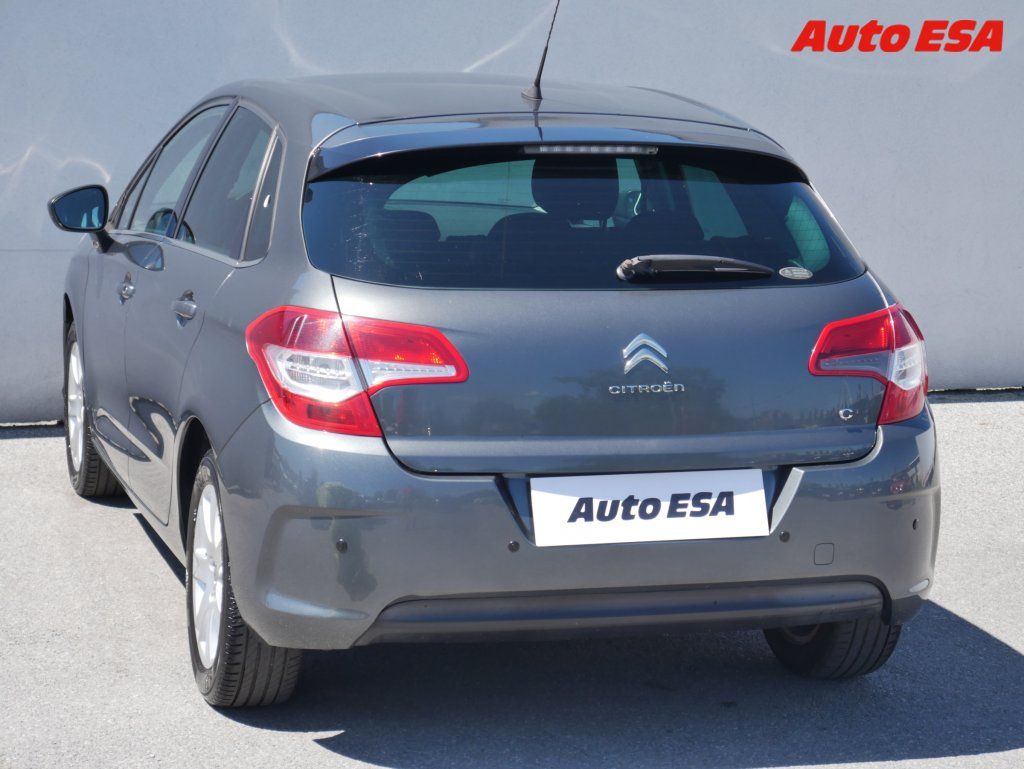 Citroën C4, 1.4 I,ČR - fotka 6