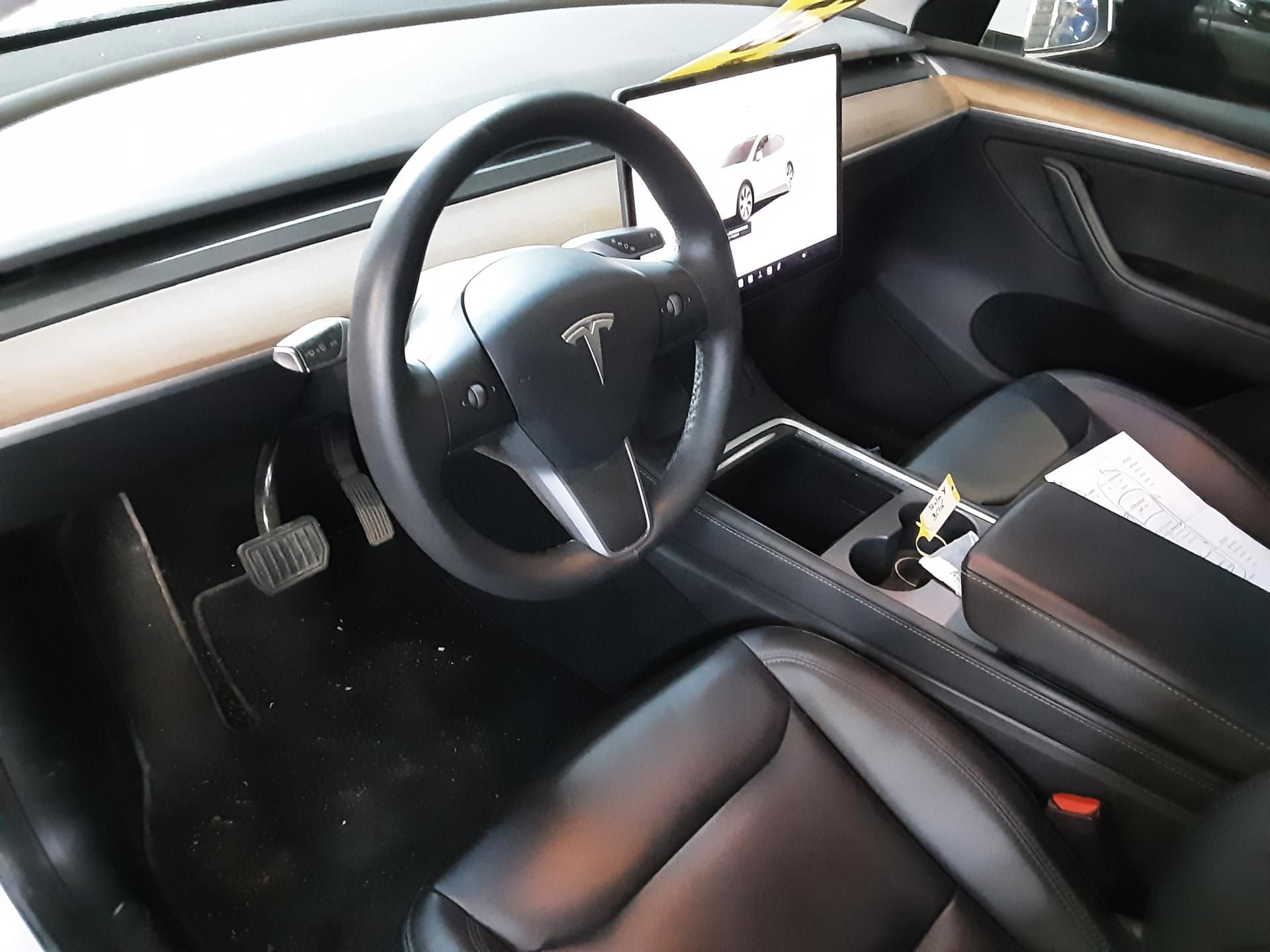 Tesla Model Y, Long Range AWD DE SoH 94,3% - fotka 3