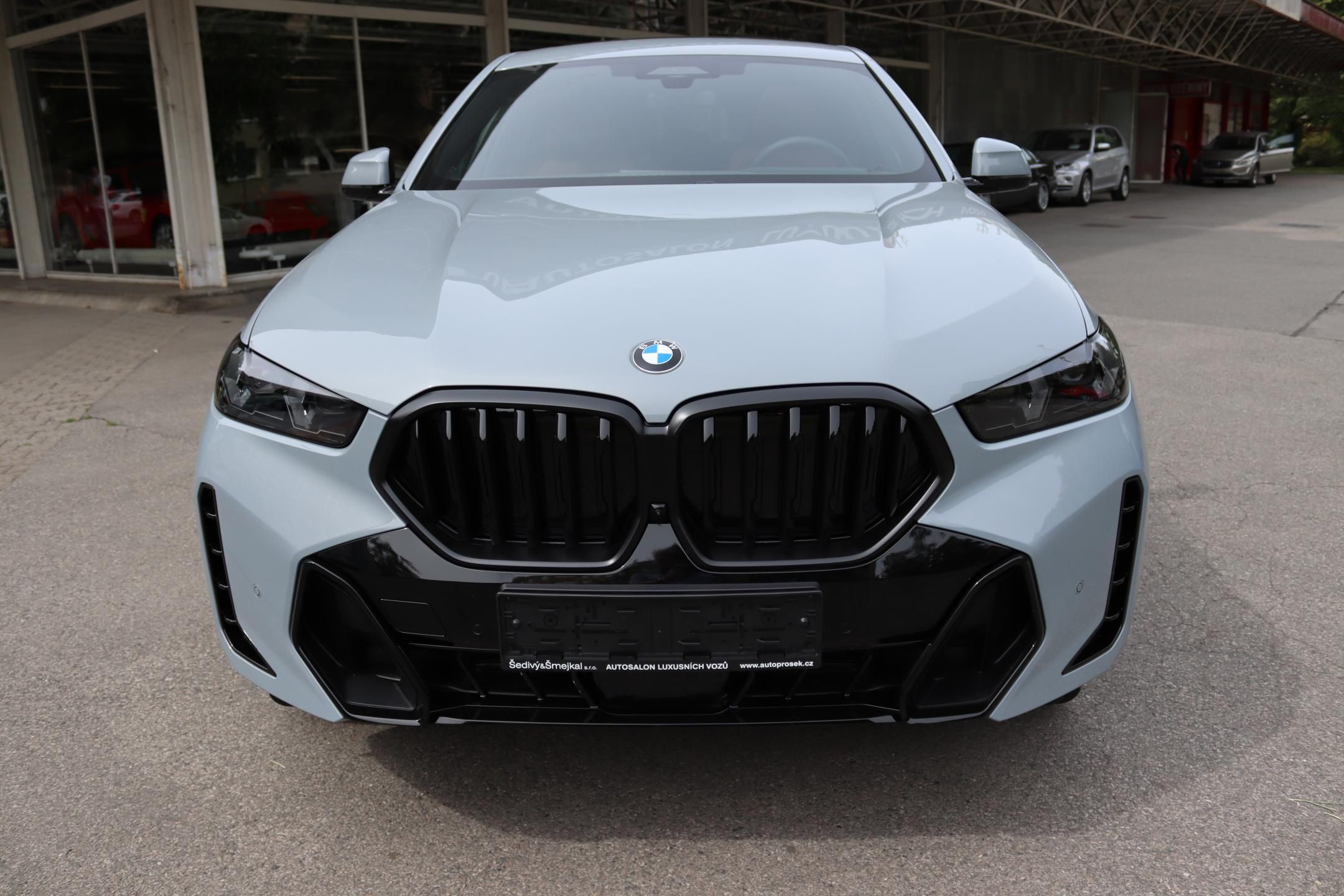 BMW X6, XDRIVE 40i G06 M-SPORT 280kW - fotka 2