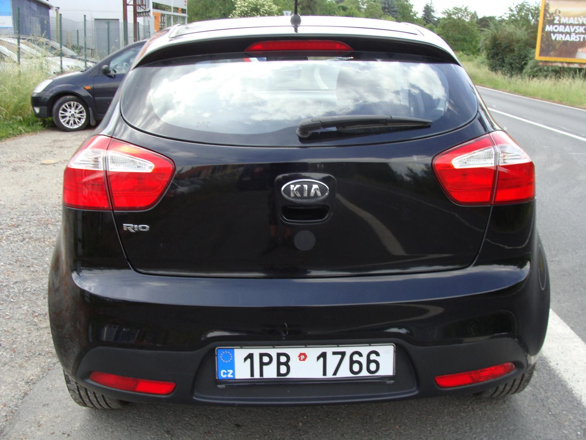 Kia Rio, 1.4i, 80 kW, klimatizace - fotka 4