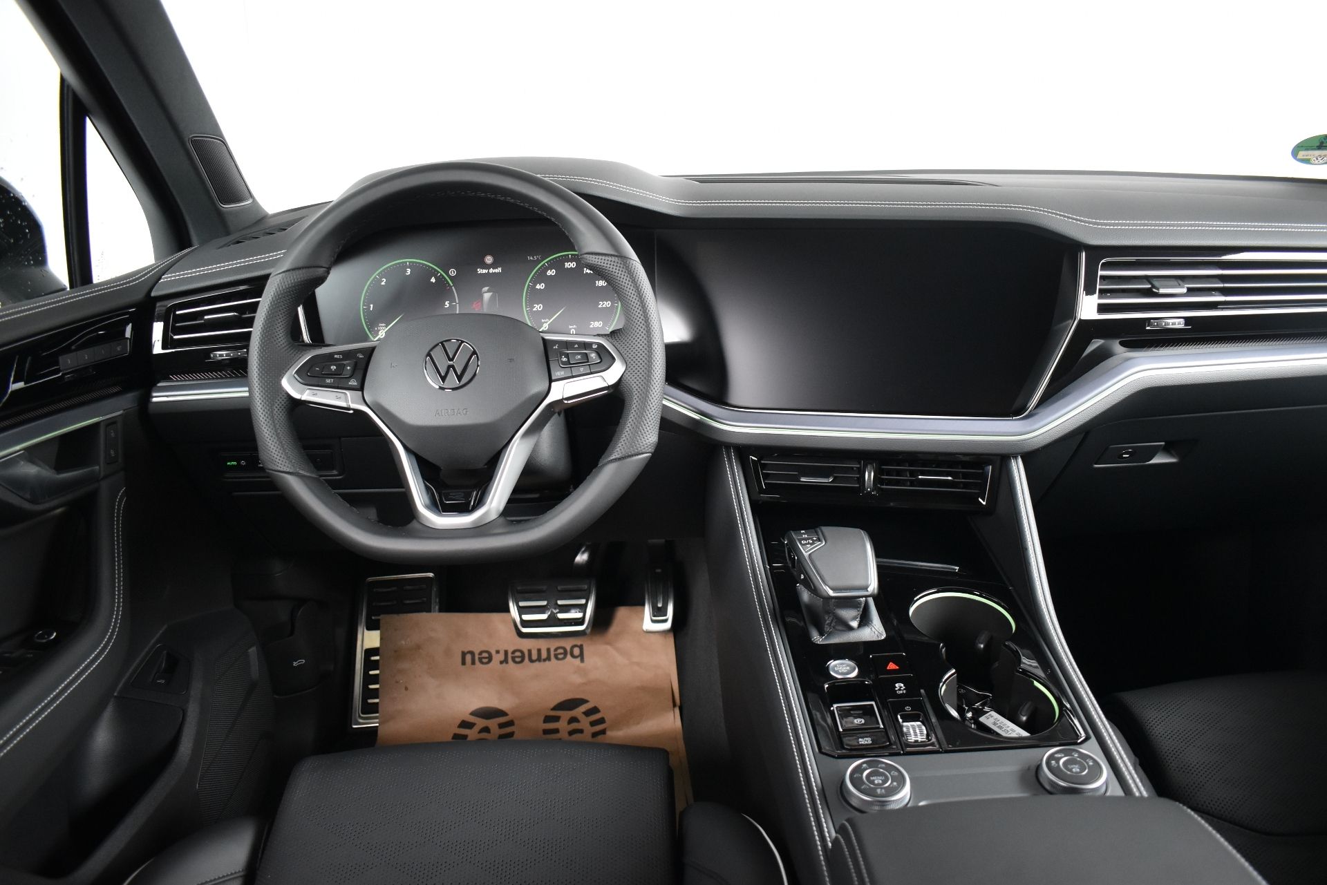 Volkswagen Touareg, R-Line 3.0TDI 210kW, Webasto, - fotka 5