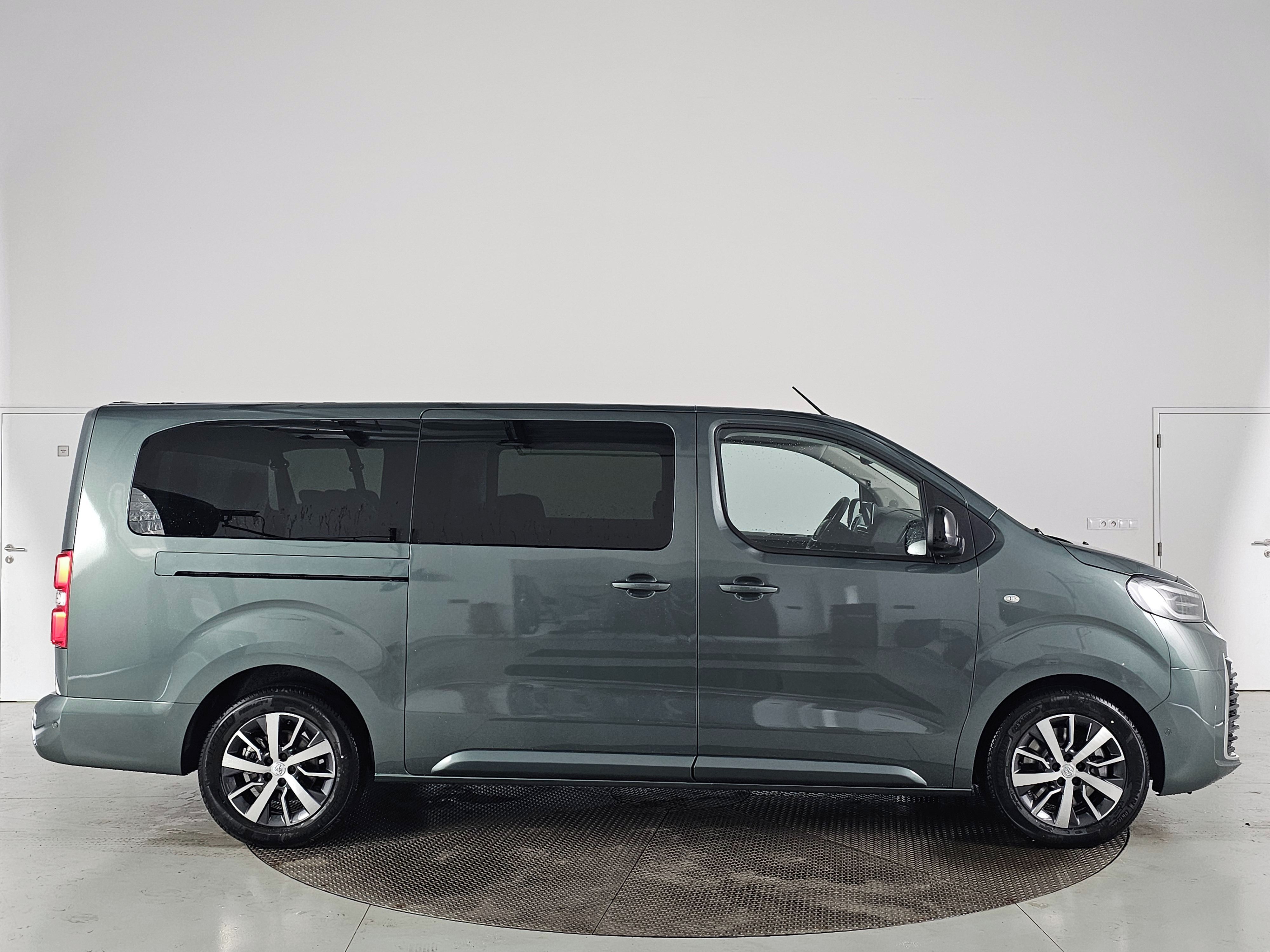 Toyota Proace Verso, 2.2D 180k 8AT Family 8S Webast - fotka 4