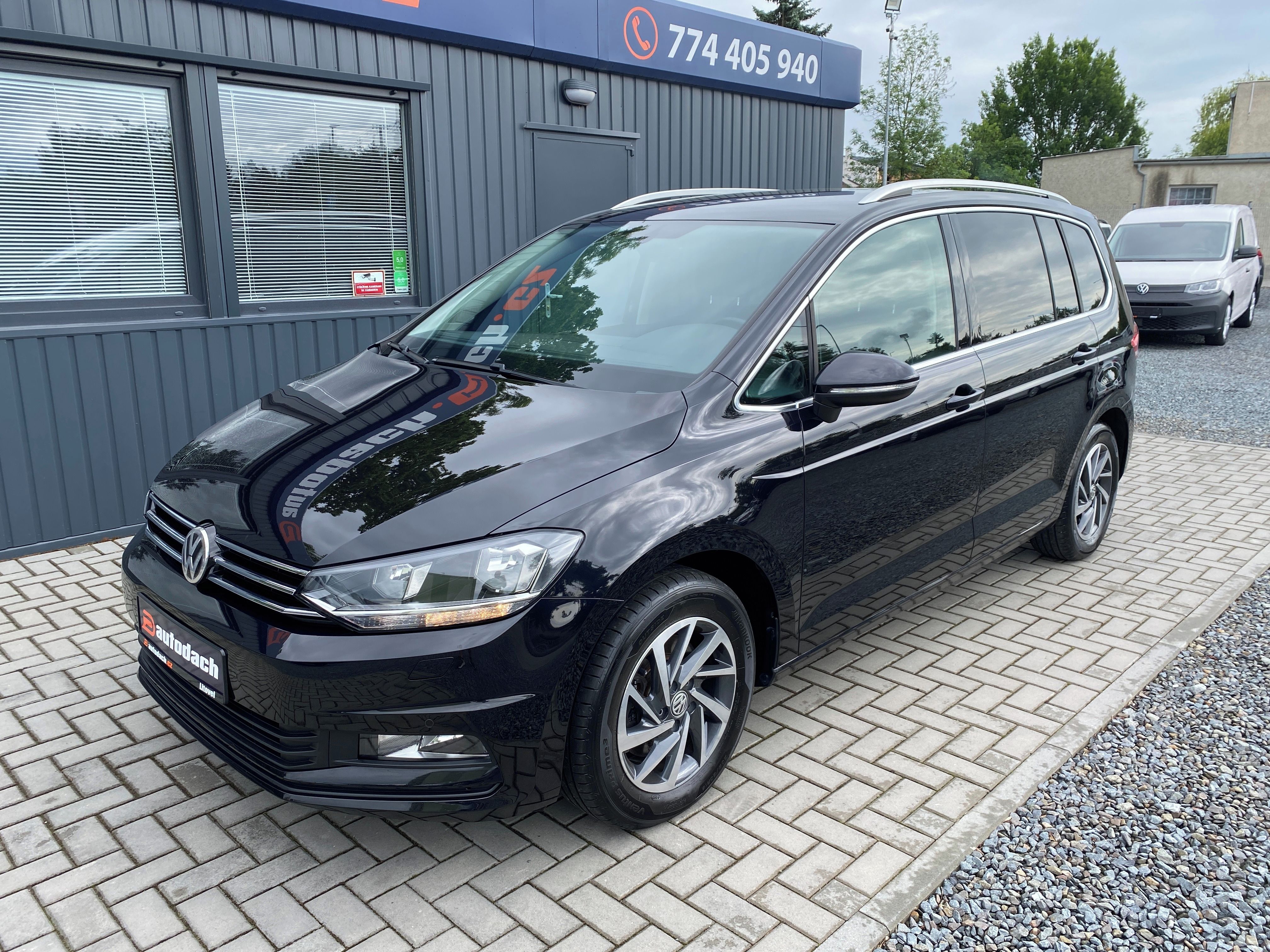 Volkswagen Touran, 1.4 TSI 110kW - 1xMAJ.- 7 MÍST - fotka 2