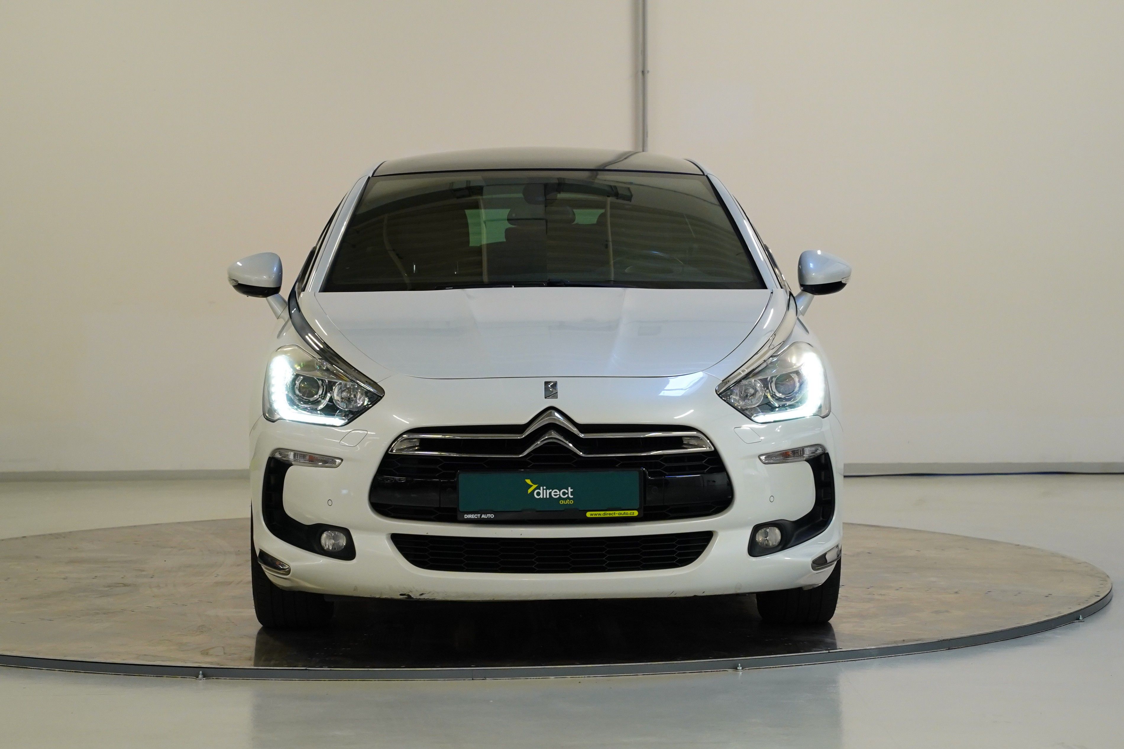Citroën DS5, 2.0 HDI 120 kW - fotka 4