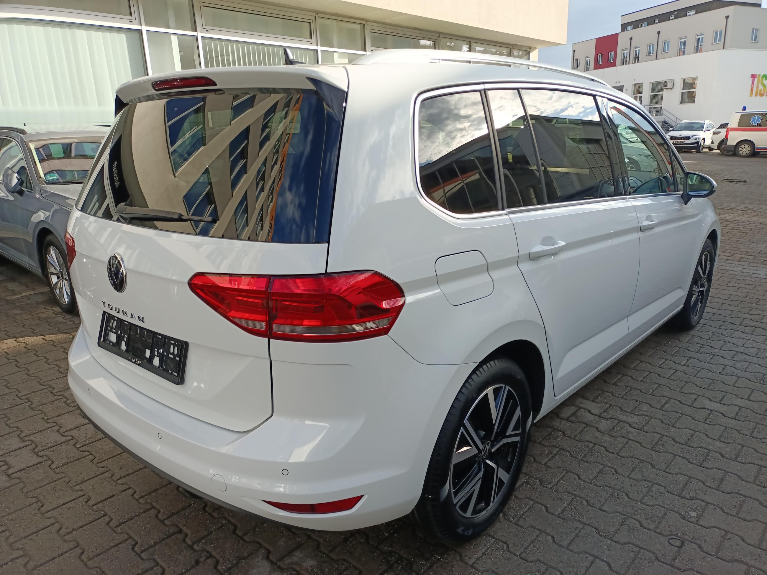 Volkswagen Touran, Highline 2.0 TDI 110kW DSG - fotka 6