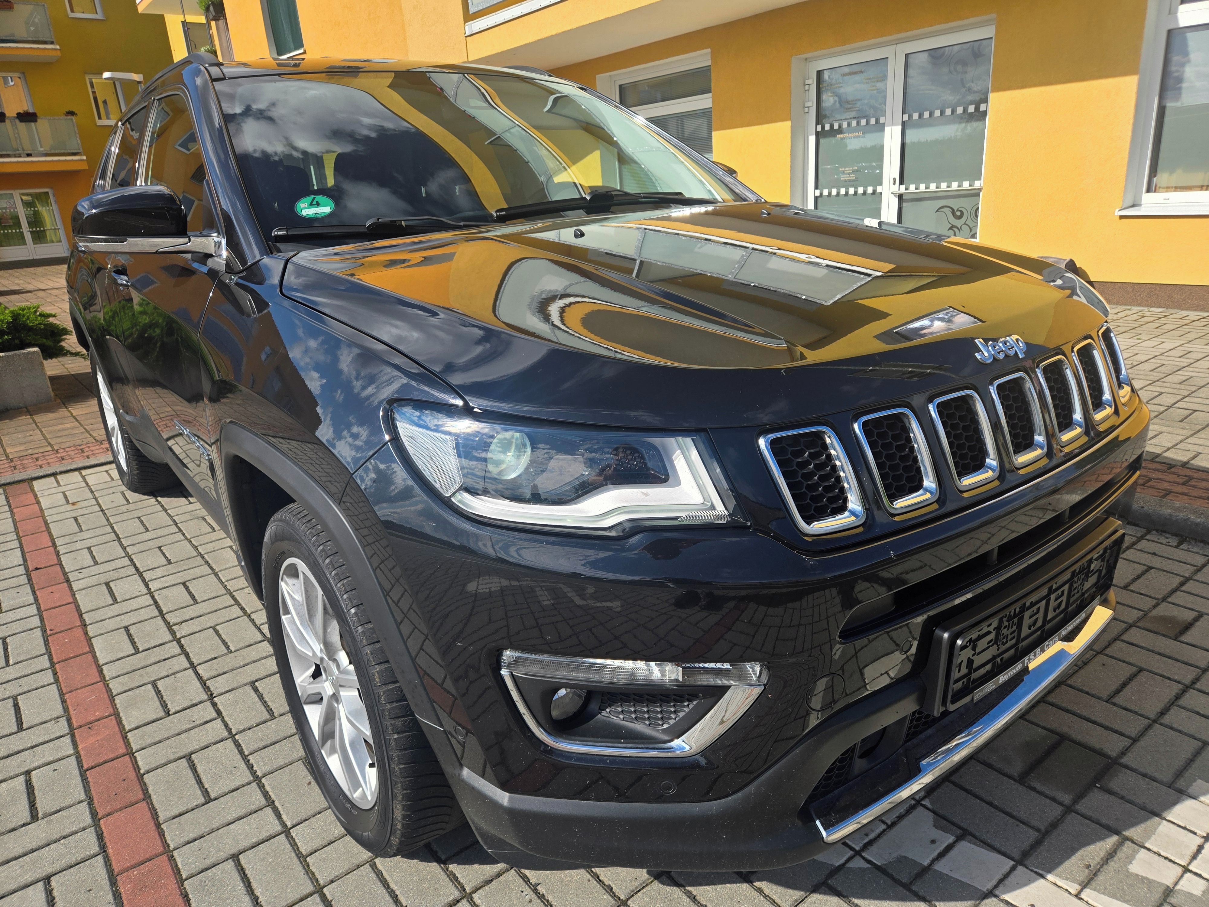 Jeep Compass, Limited 1,3 turbo 110kW - fotka 2