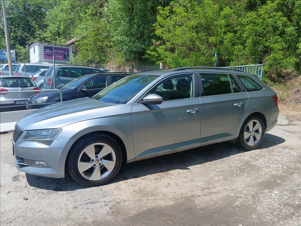 Škoda Superb, 2,0 TDi  Ambition - fotka 5