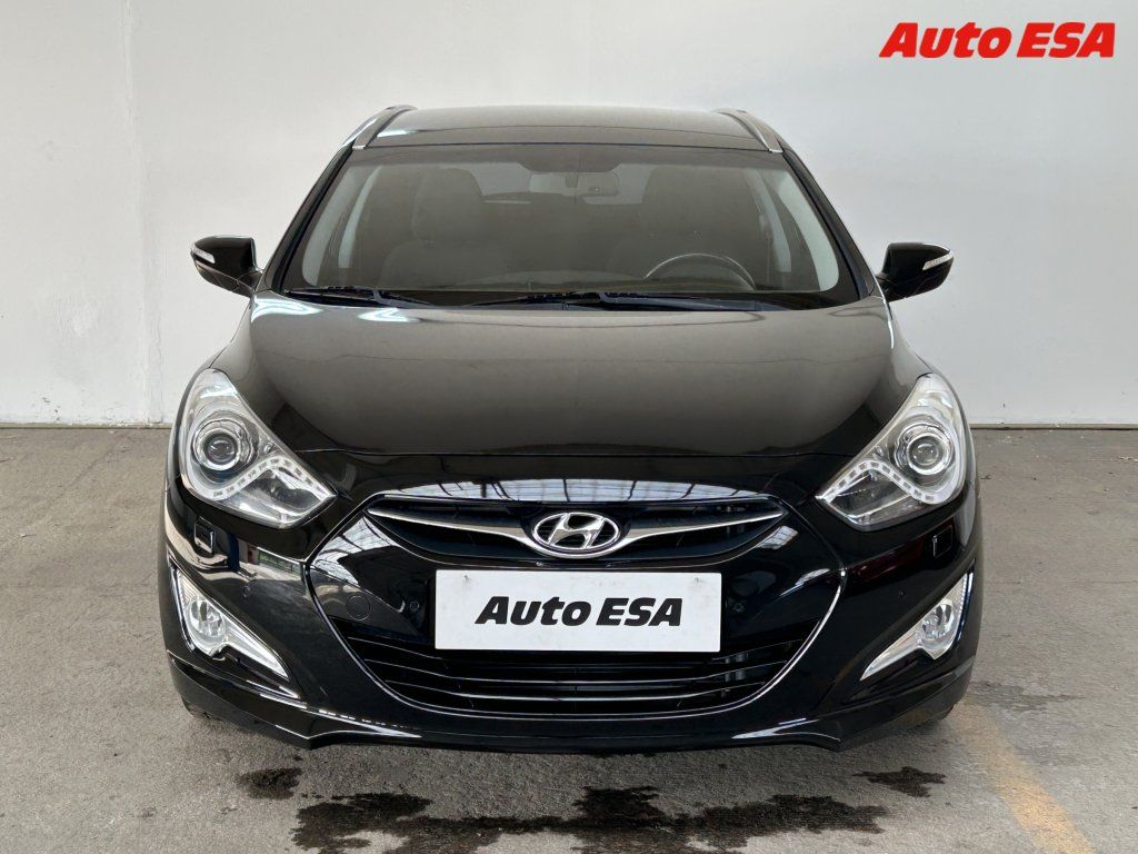 Hyundai i40, 1.6 GDI,AC,výhřev sed. - fotka 2