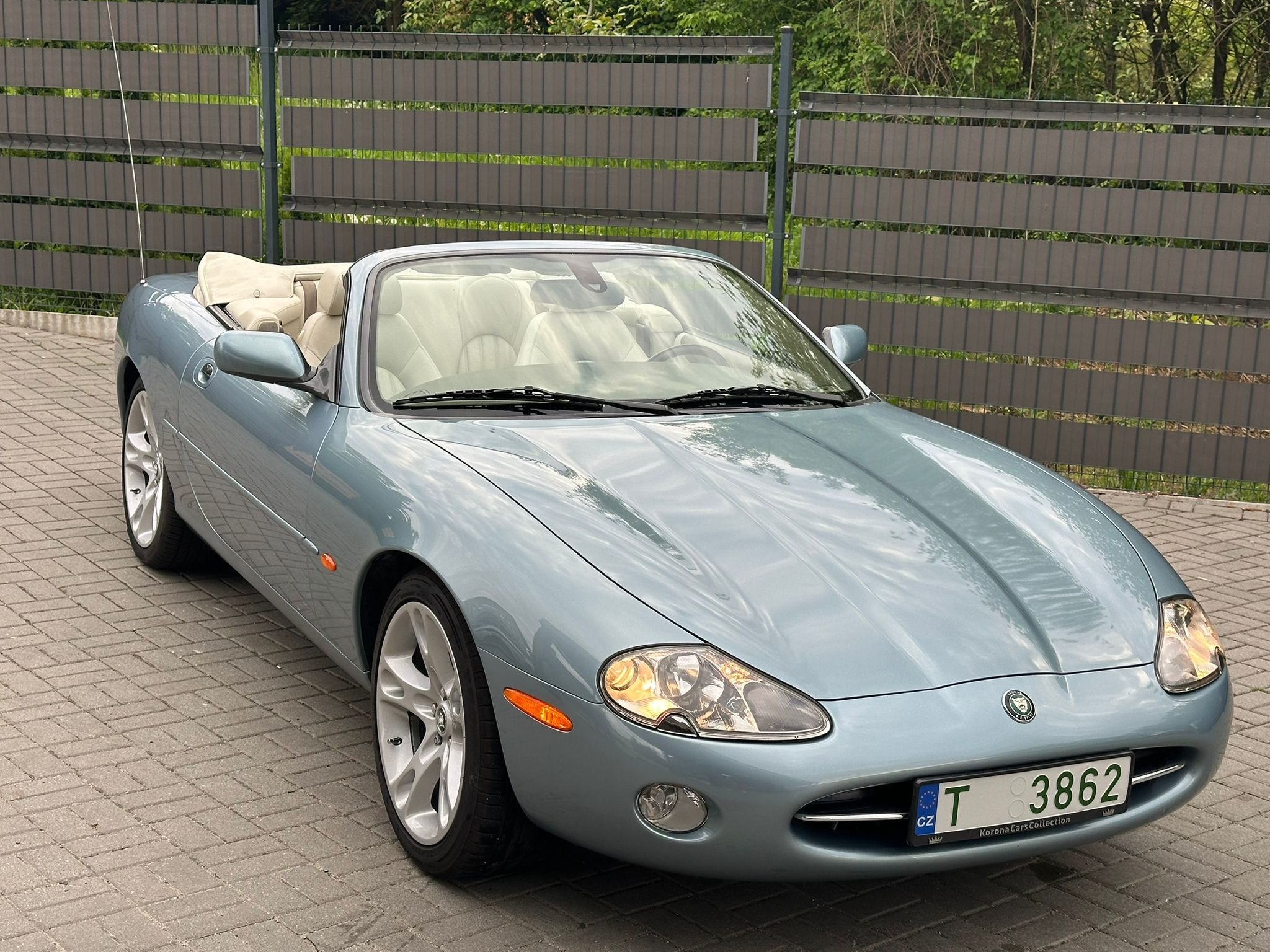 Jaguar XK8, 14.400km 4.2V8 2003 CALIFORNIA - fotka 2