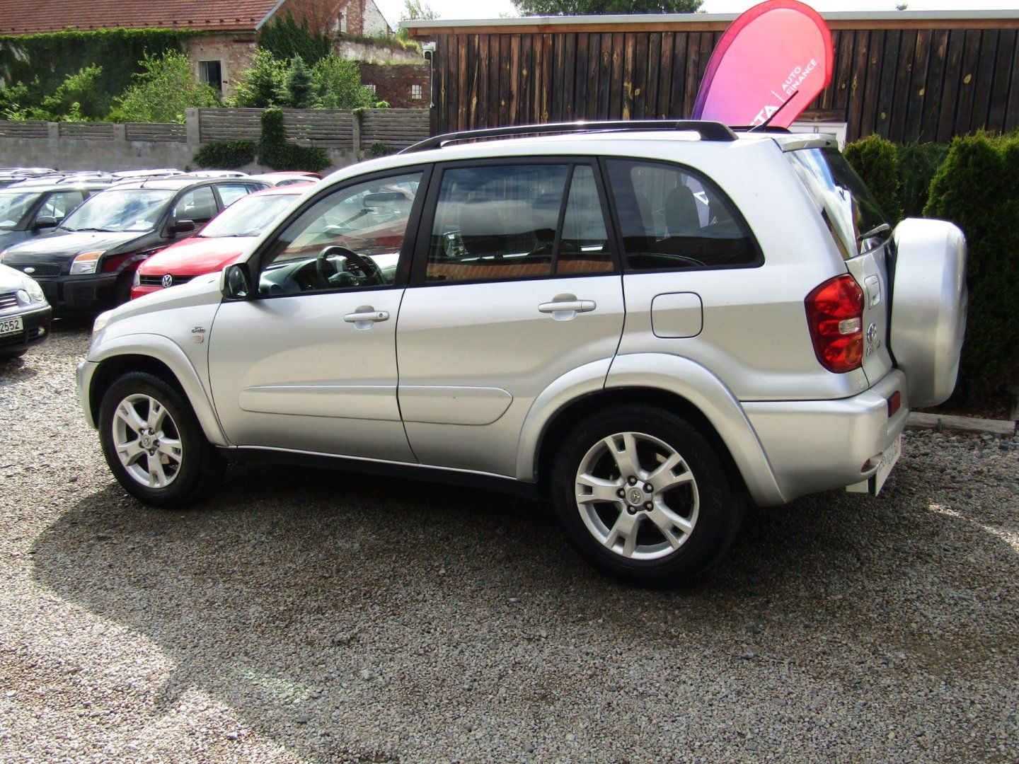 Toyota Rav4, 2.0 D-4D  85kW  4x4 BEZ KOROZE - fotka 4