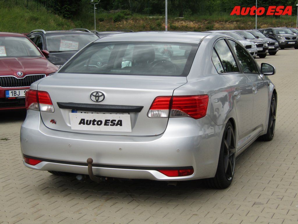 Toyota Avensis, 2.2D - fotka 4