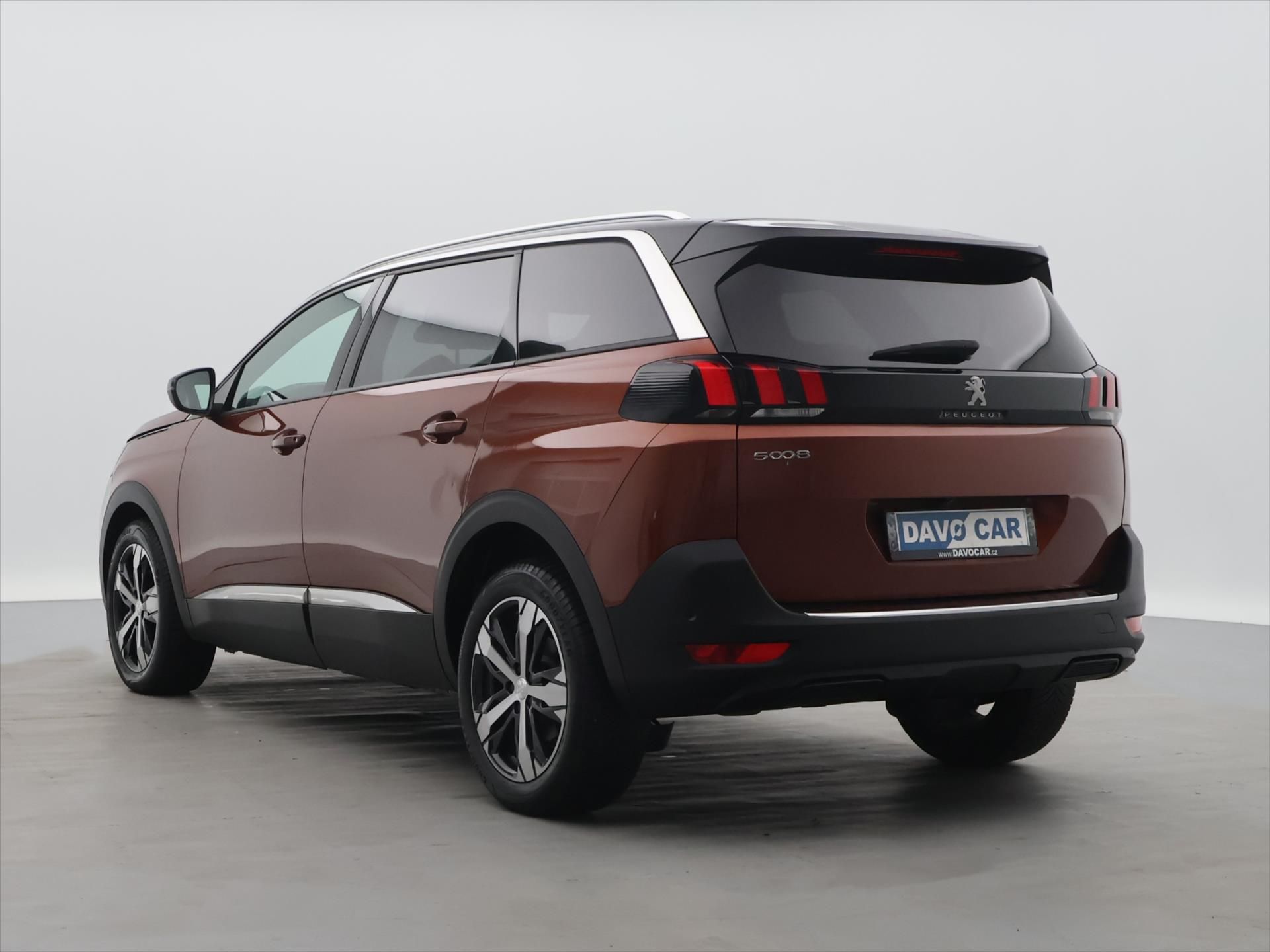 Peugeot 5008, 1.2 PT 96kW 1.maj Allure CZ - fotka 5