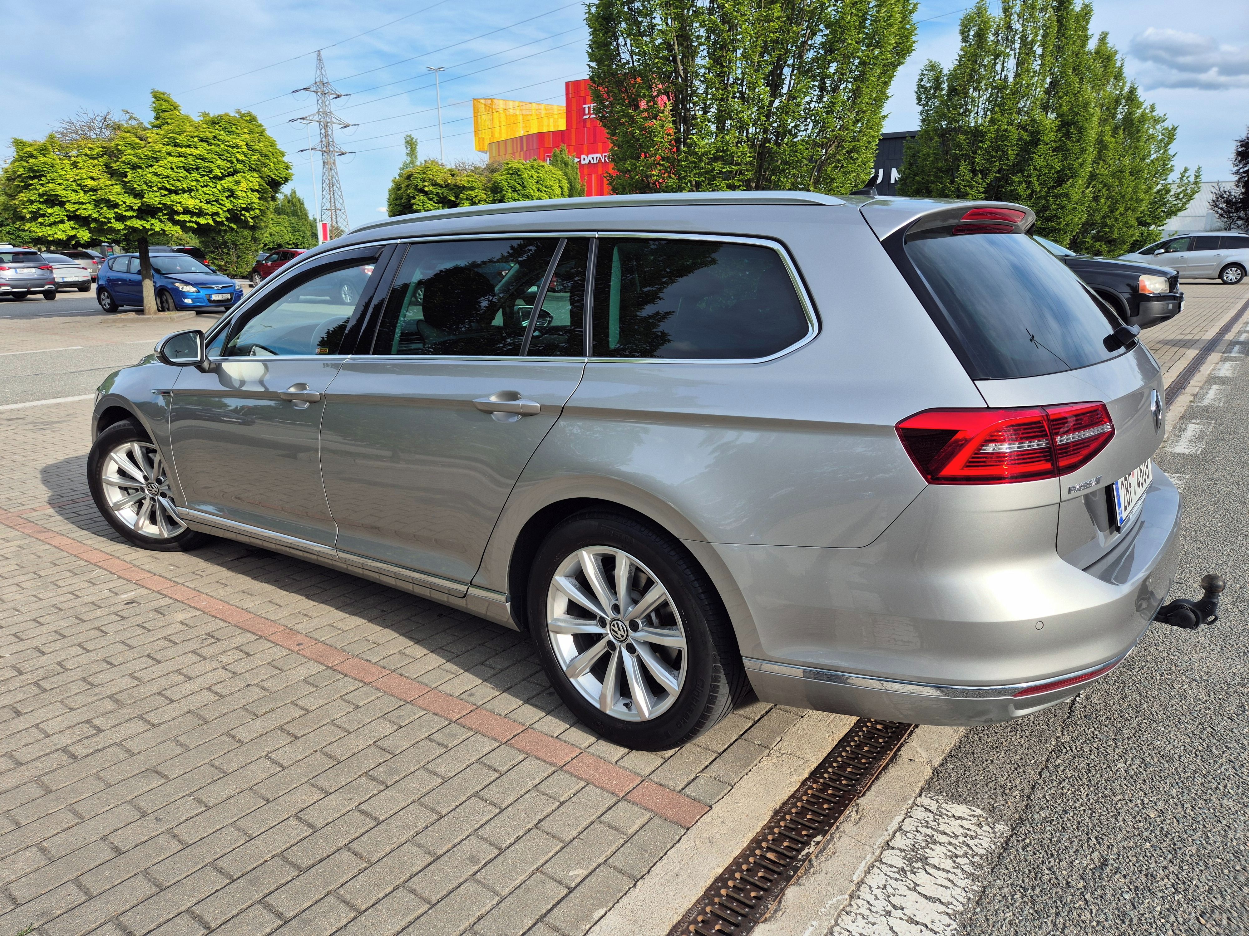 Volkswagen Passat, 2.0 TDI 110kW 4Motion Highline - fotka 5
