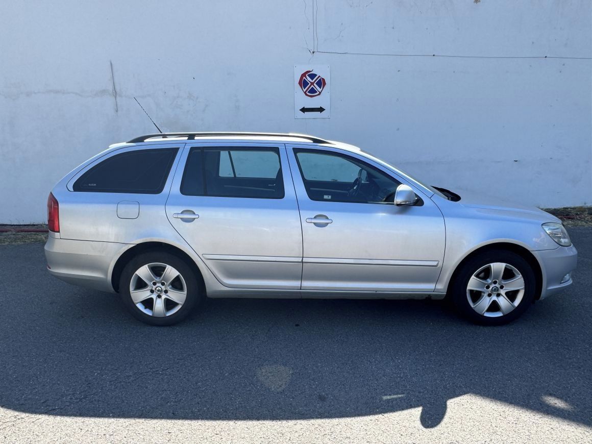 Škoda Octavia, Combi Elegance 1,9 TDI - fotka 4