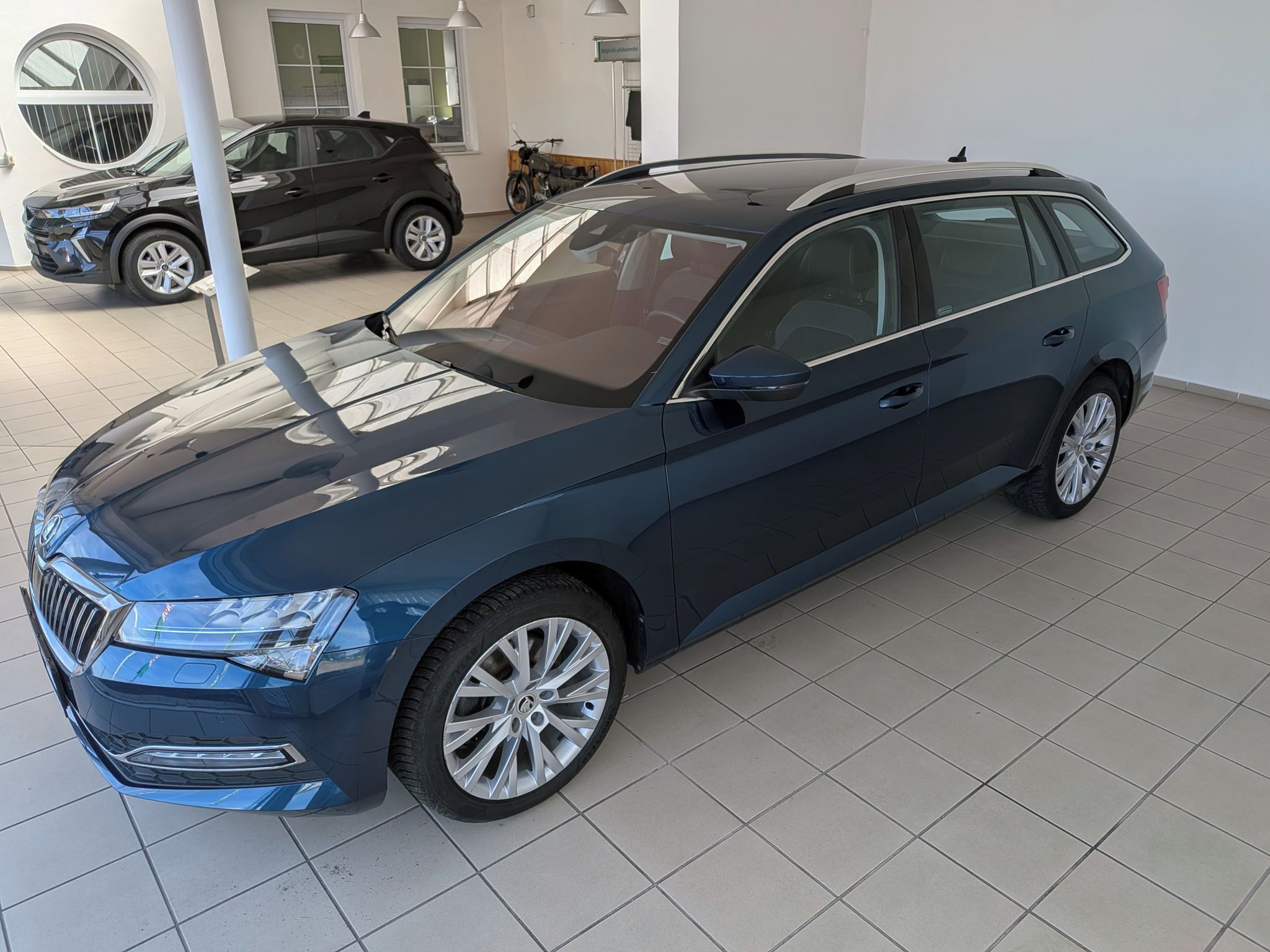 Škoda Superb, Style 2.0 TDI 4x4 DSG 147kW - fotka 3