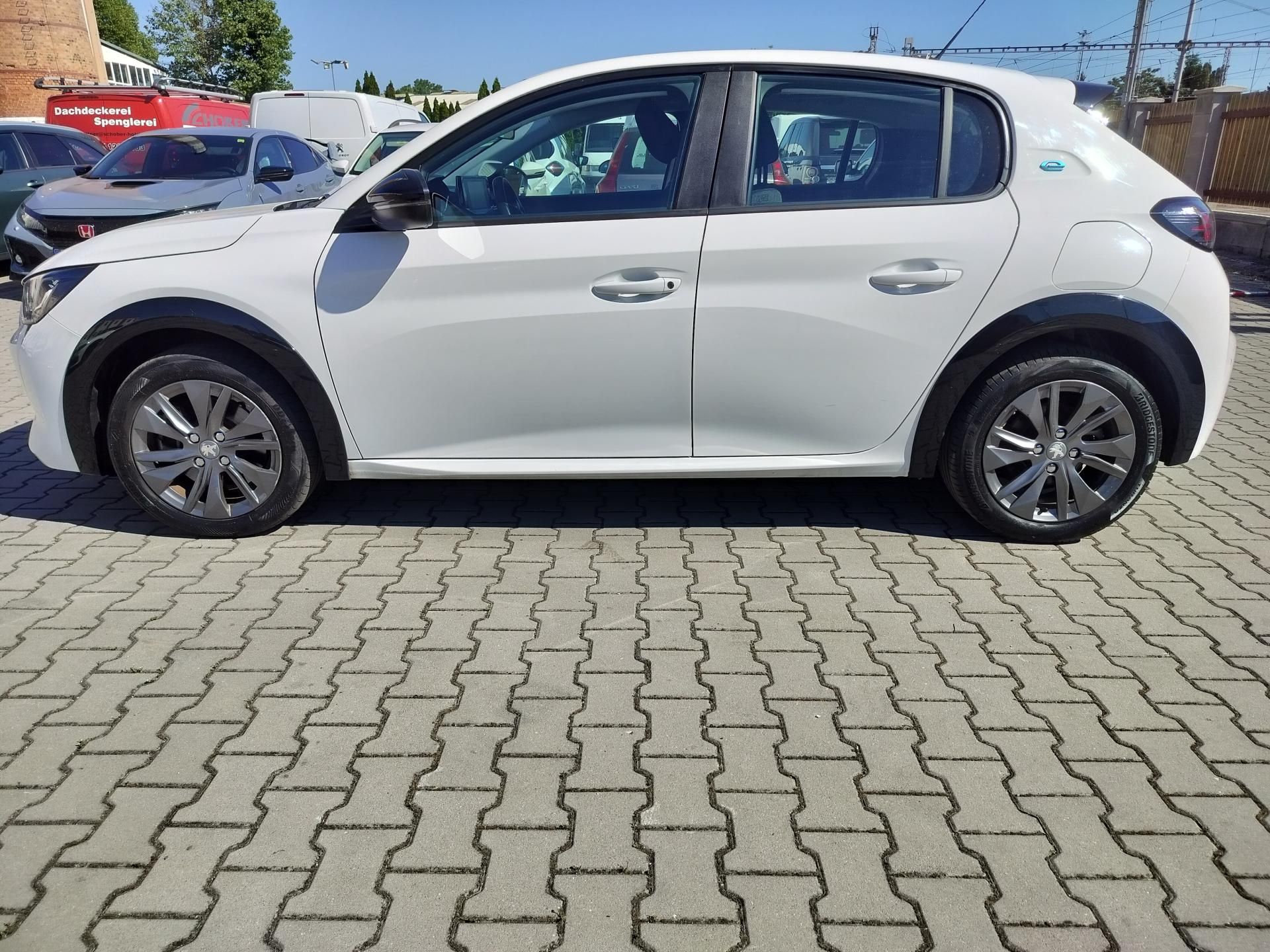 Peugeot 208, e, navigace - fotka 4