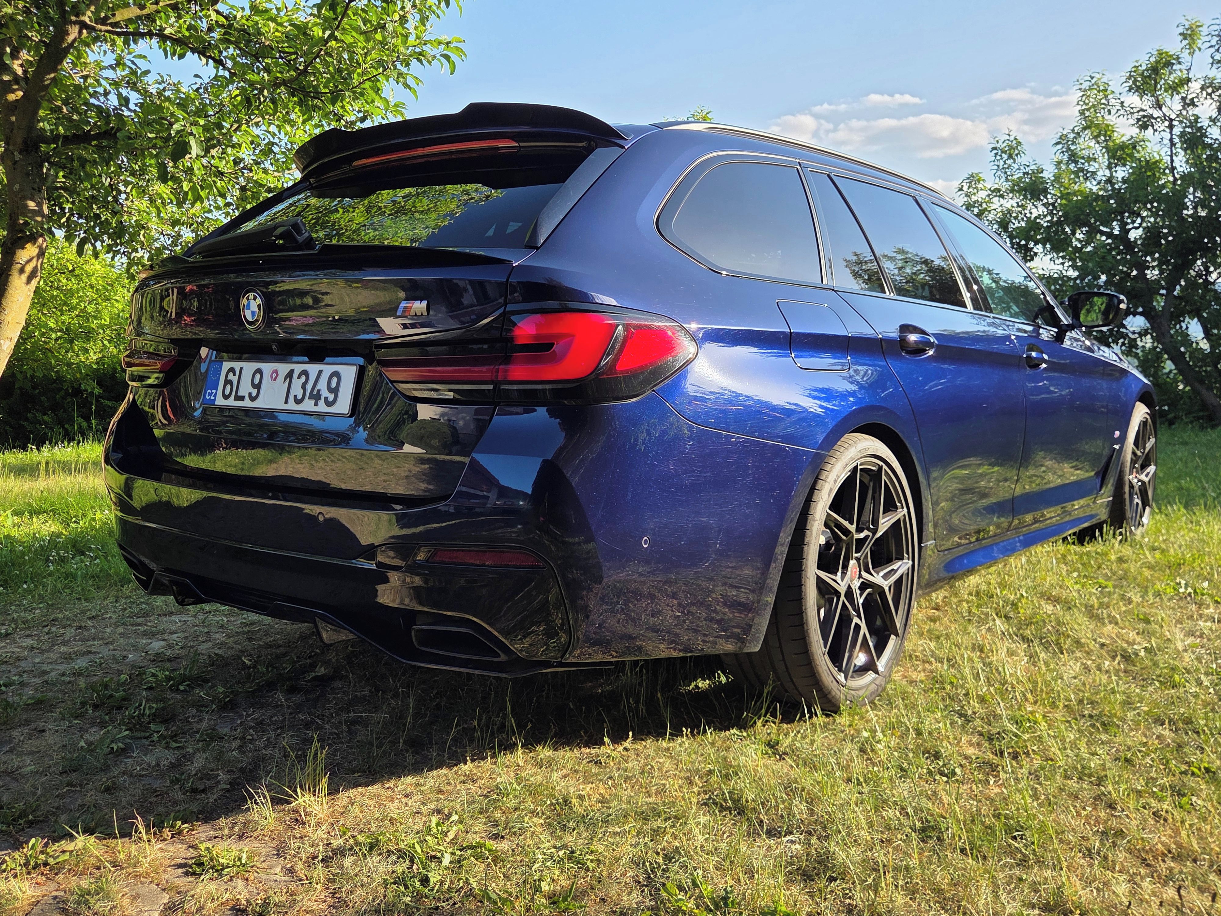 BMW Řada 5, 540i xDrive, zaruka 10/2027 - fotka 2