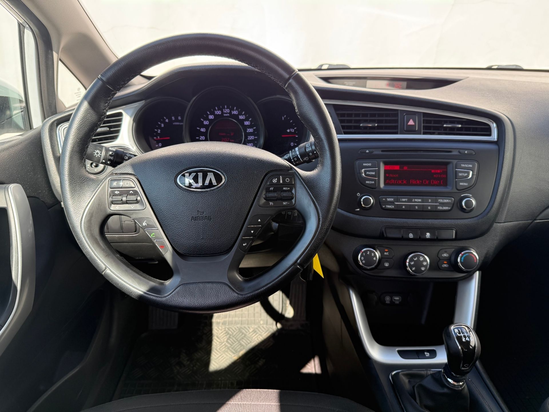Kia Cee´d, 1.6 CRDi 100 kW Comfort Plus - fotka 5