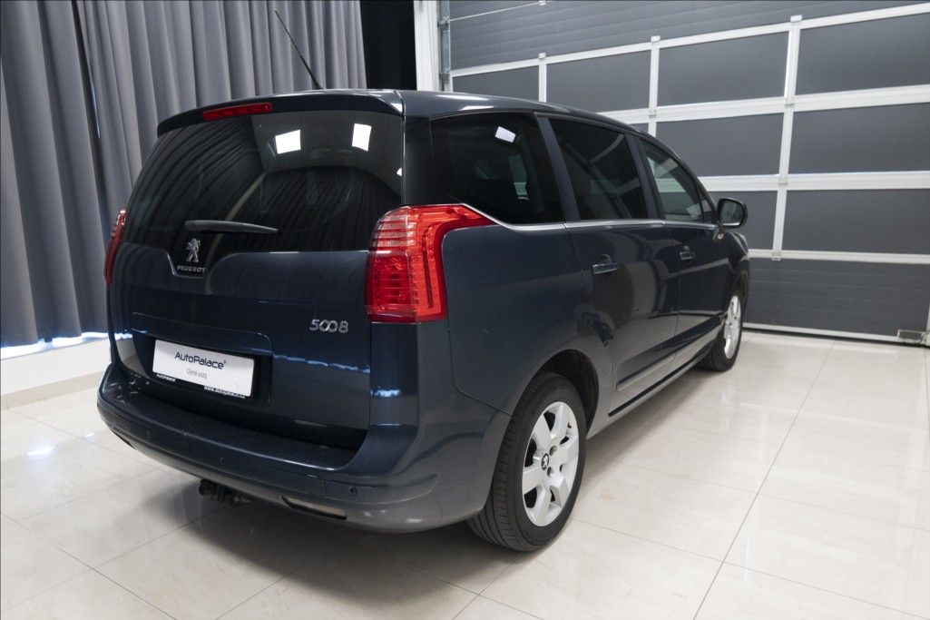 Peugeot 5008, 2,0 HDI NAVIGACE TAŽNÉ 7 MÍST - fotka 4