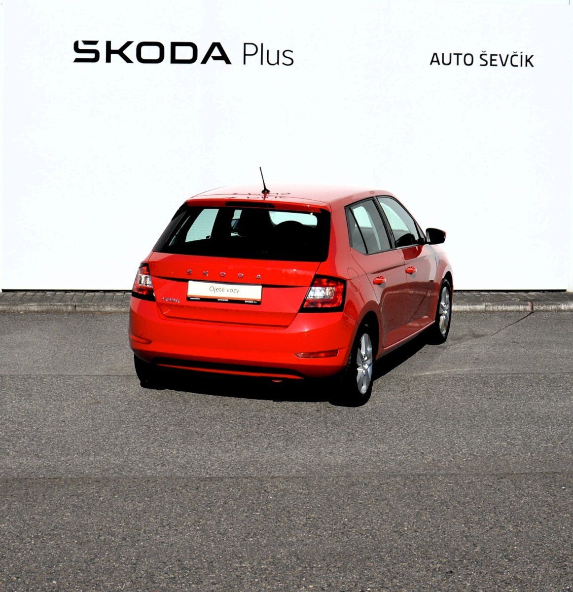 Škoda Fabia, 1.0 TSI 70 kW Ambition PLUS - fotka 2