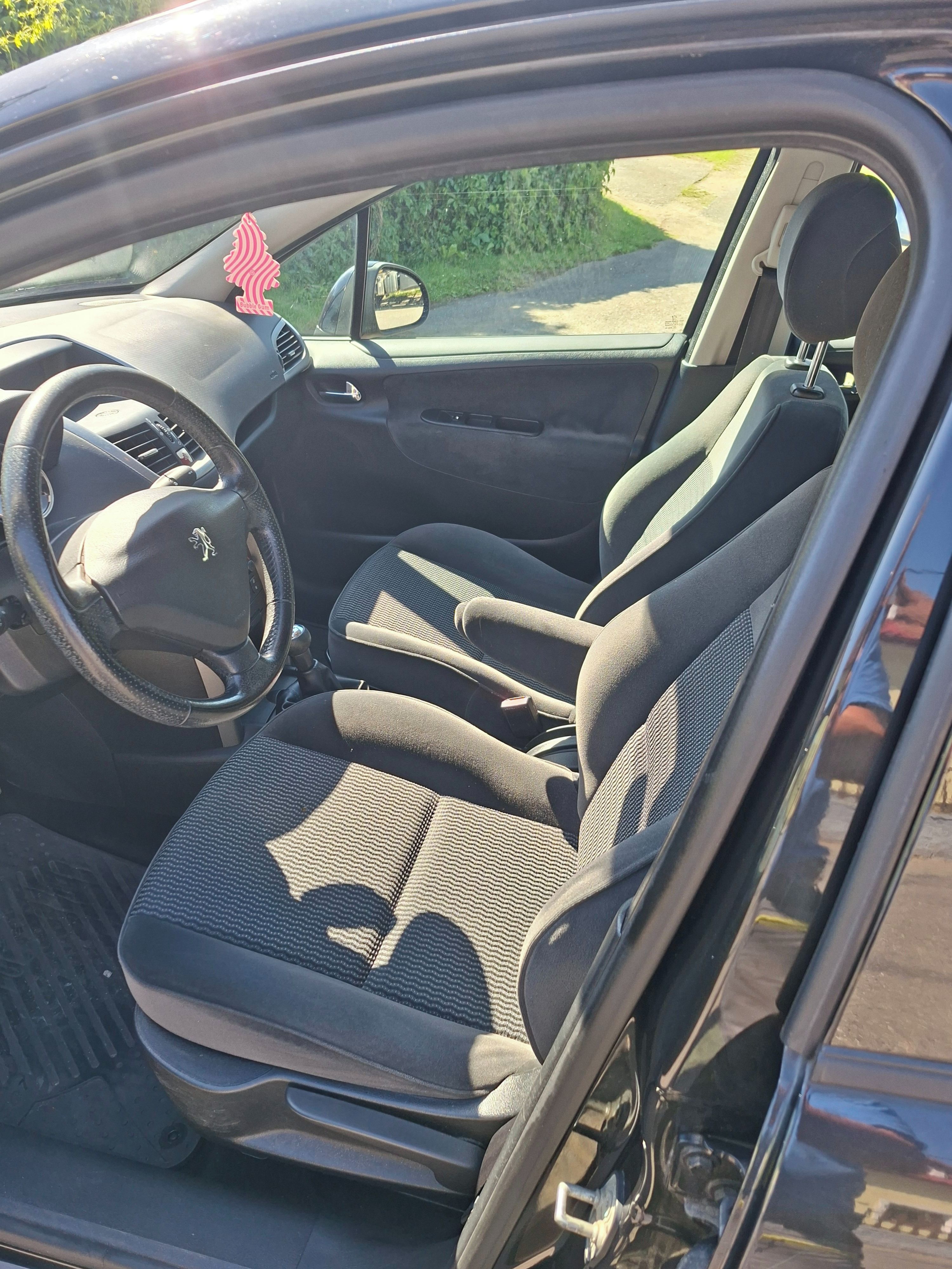 Peugeot 207, 1.4i 54kw 2007 - fotka 5