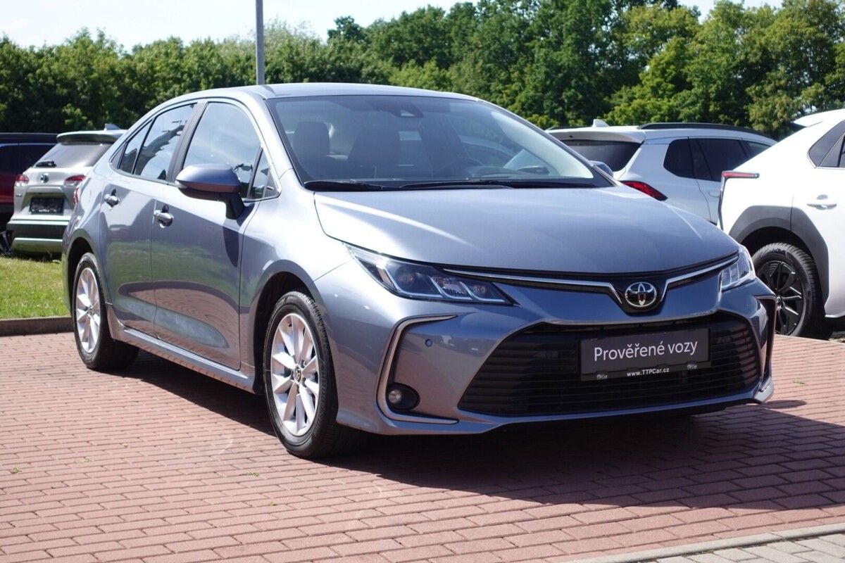 Toyota Corolla, 1.5 BA 6 MT Comfort + Tech - fotka 3