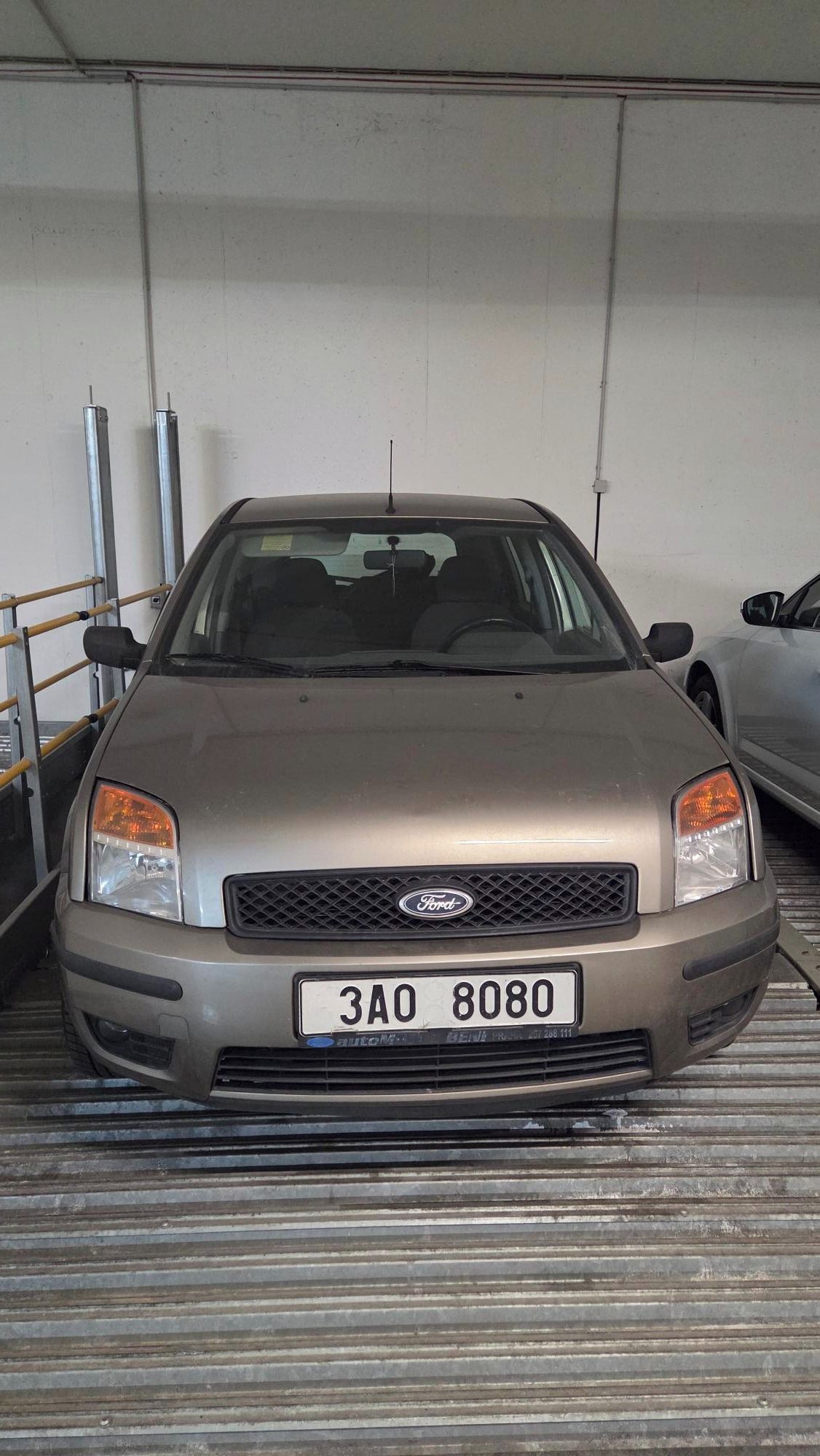 Ford Fusion, 1,4 benzín automat - fotka 2