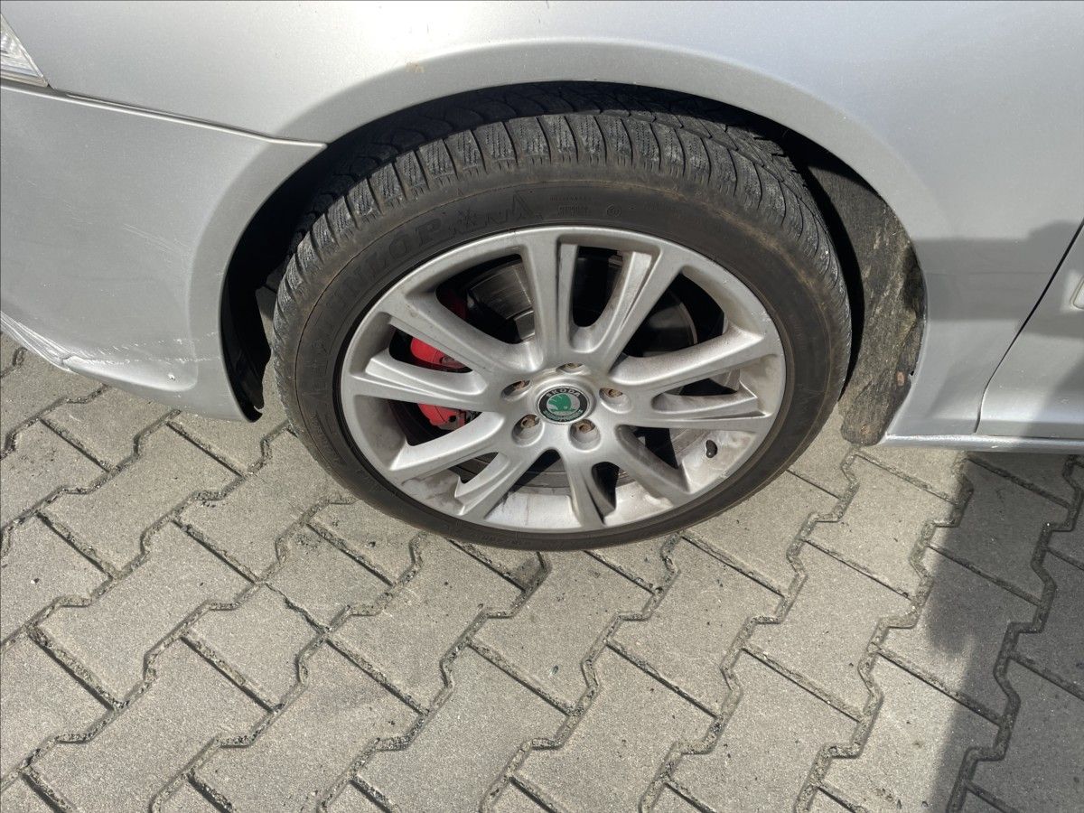 Škoda Octavia, 2,0 TDI RS 125 kW XENONY STK 4 - fotka 5