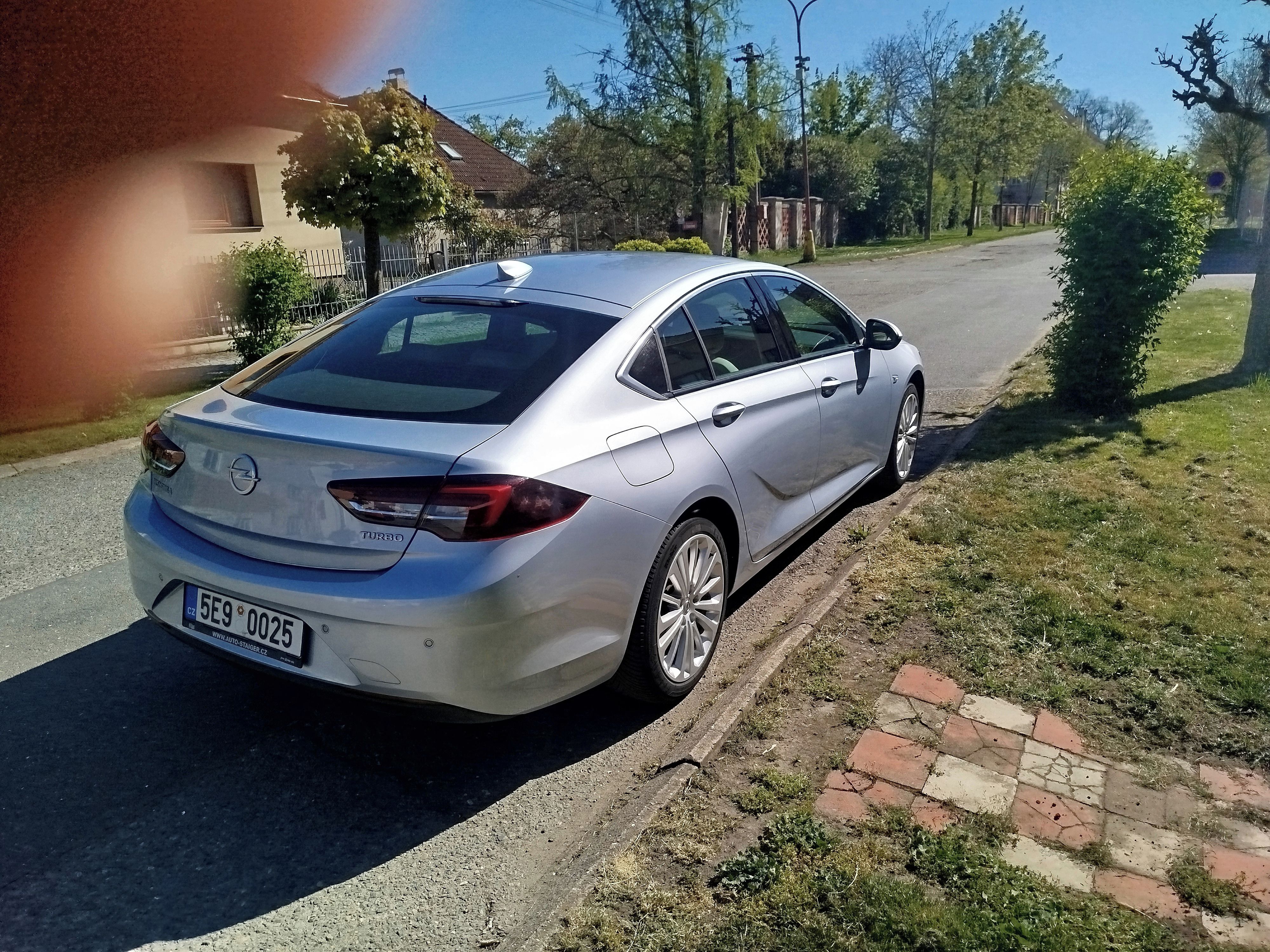 Opel Insignia - fotka 3