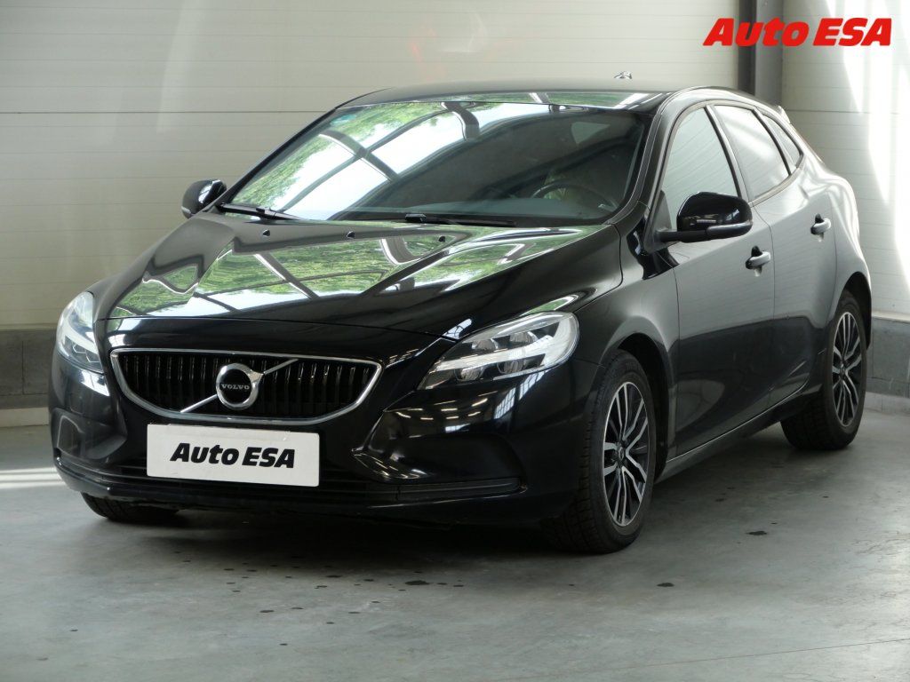 Volvo V40, 2.0D - fotka 3