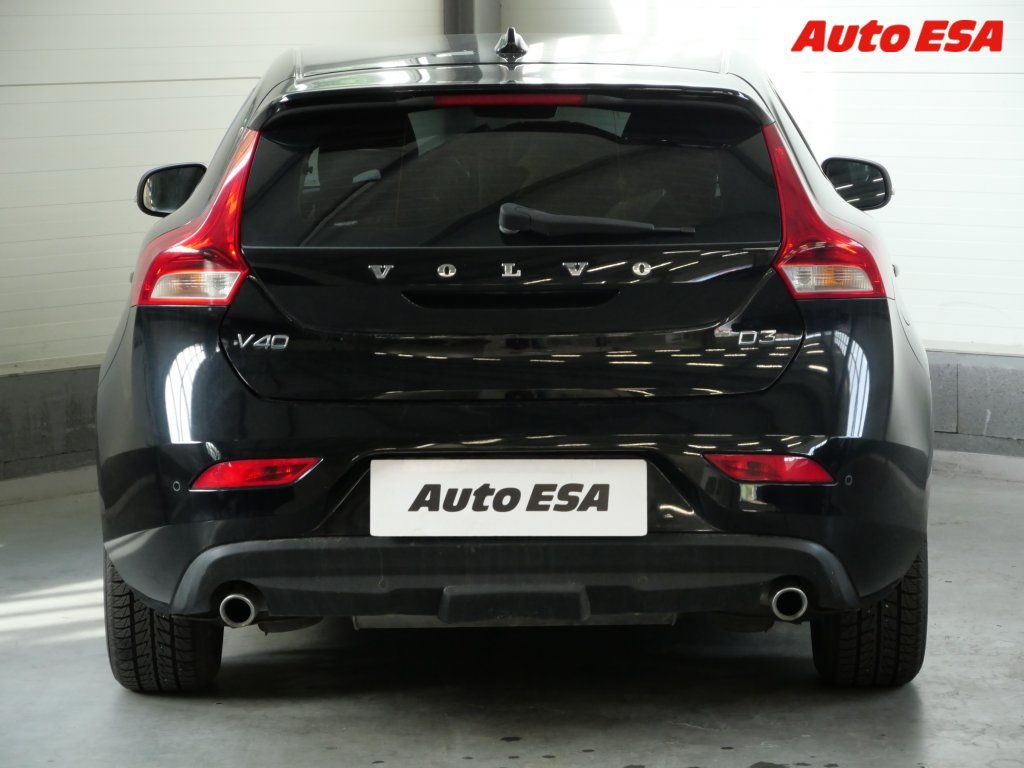 Volvo V40, 2.0D - fotka 5