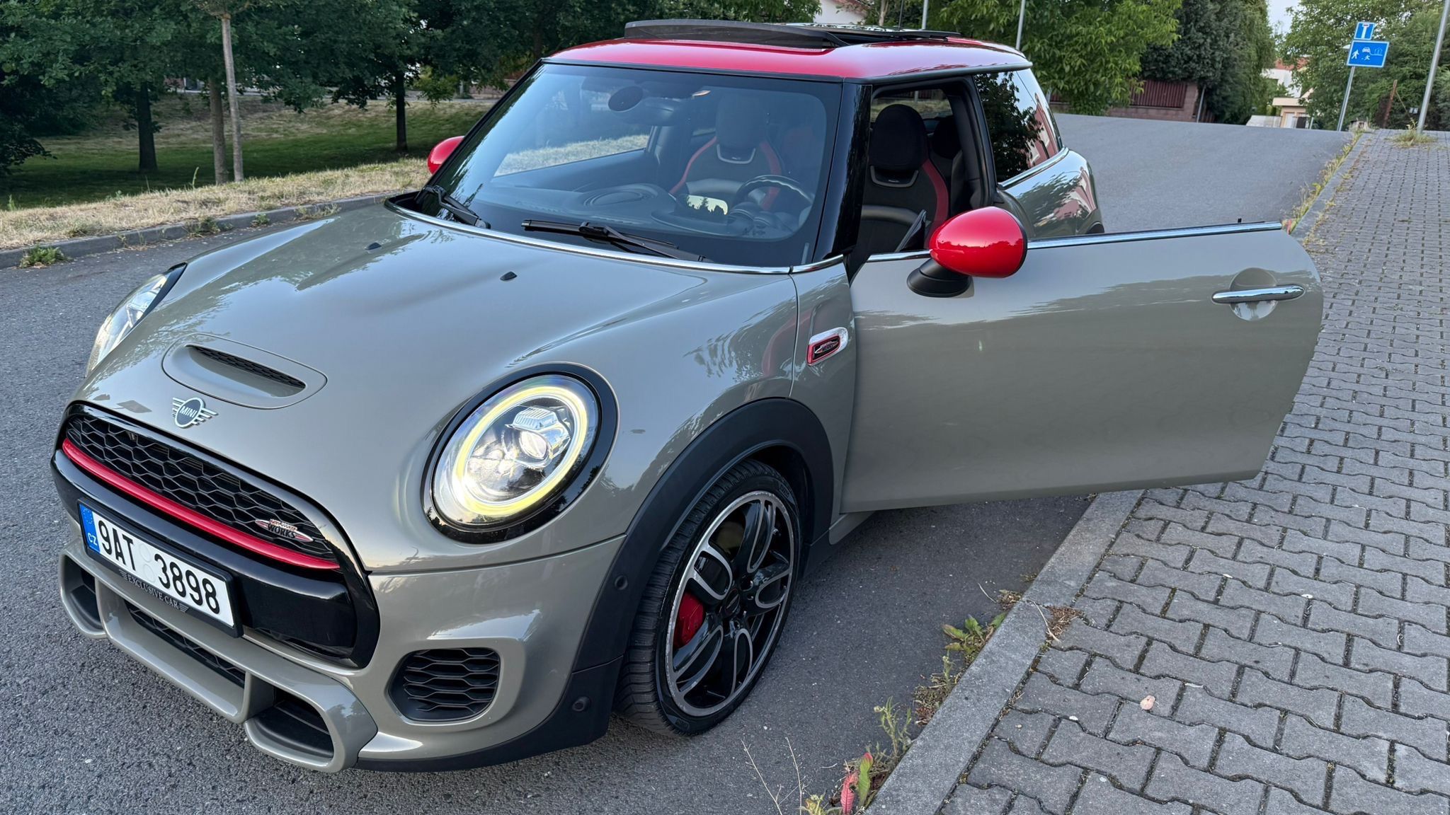Mini Cooper S, John cooper works VÝBAVA - fotka 2