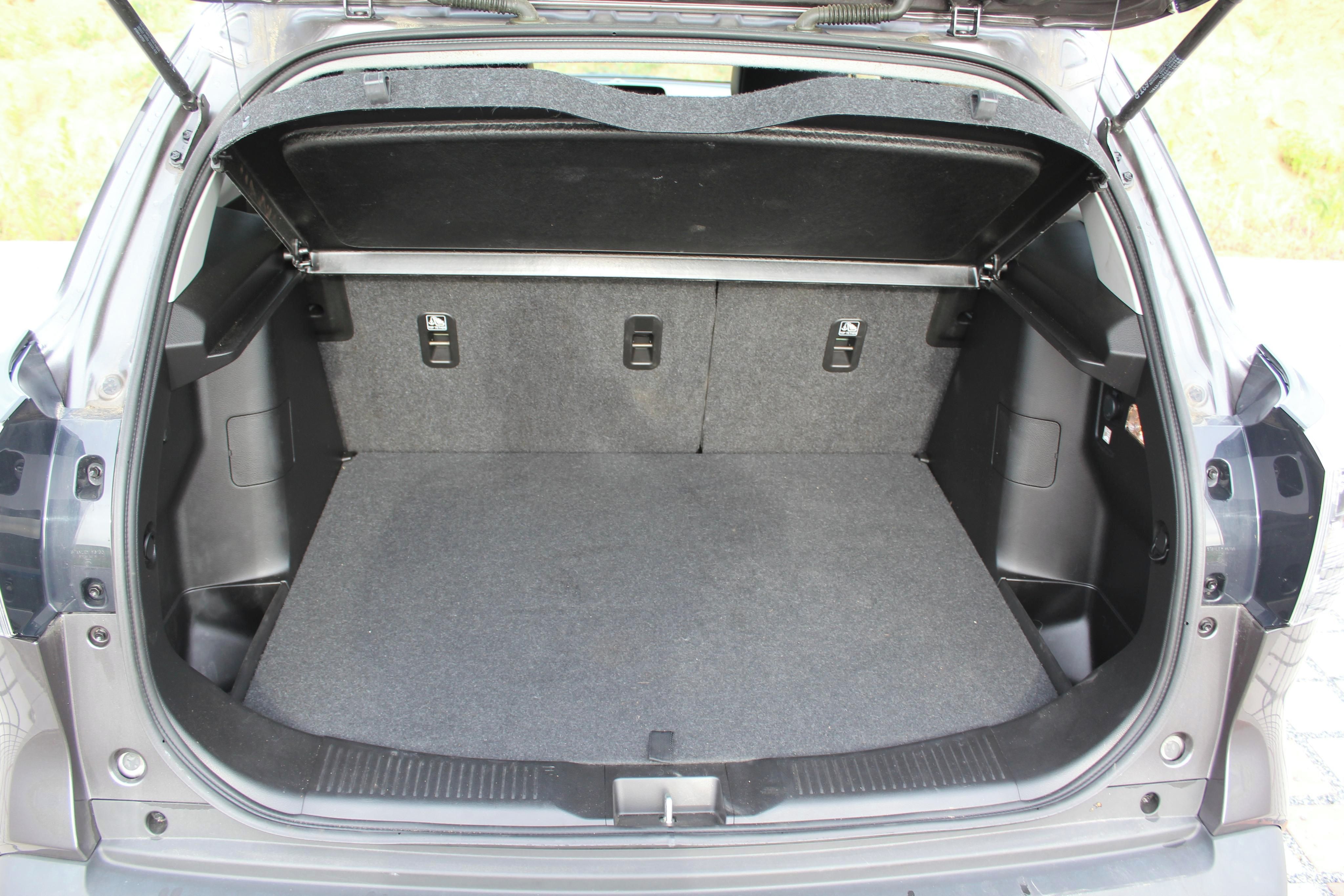 Suzuki SX4, Suzuki S-Cross - fotka 5