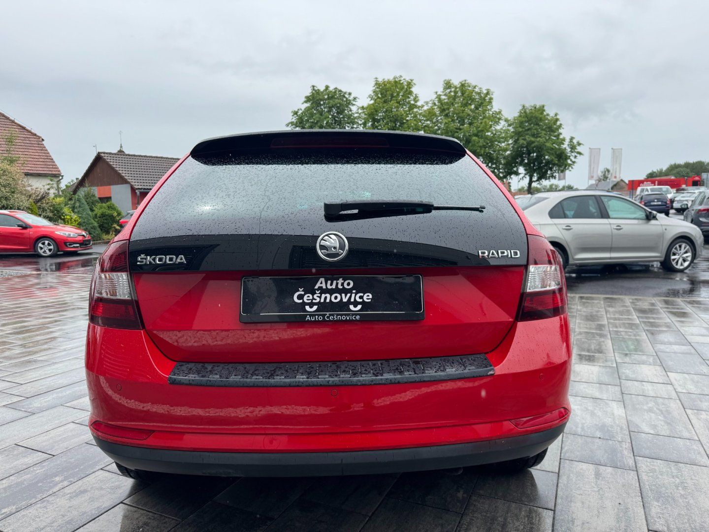 Škoda Rapid, Spaceback 1.2 TSI StylePlus - fotka 6