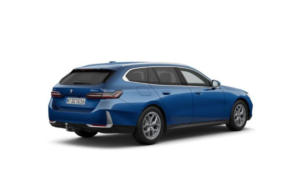 BMW Řada 5, 520d xDrive Touring - fotka 2