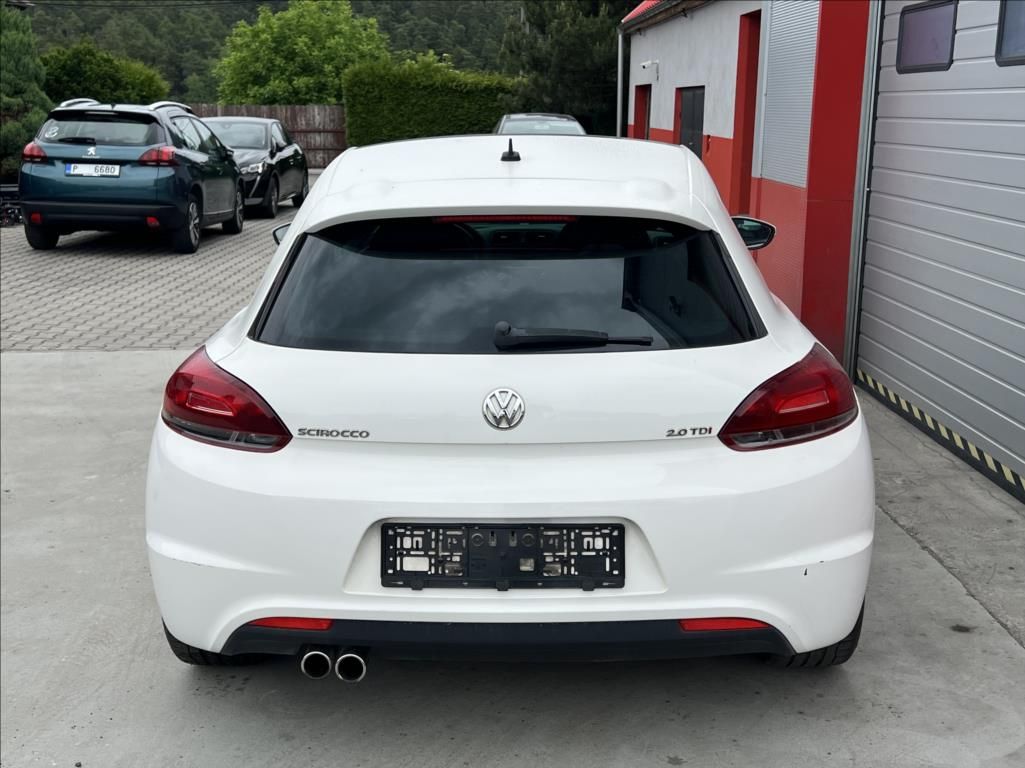 Volkswagen Scirocco, 2,0 TDi DSG EDITION 170 pano - fotka 6