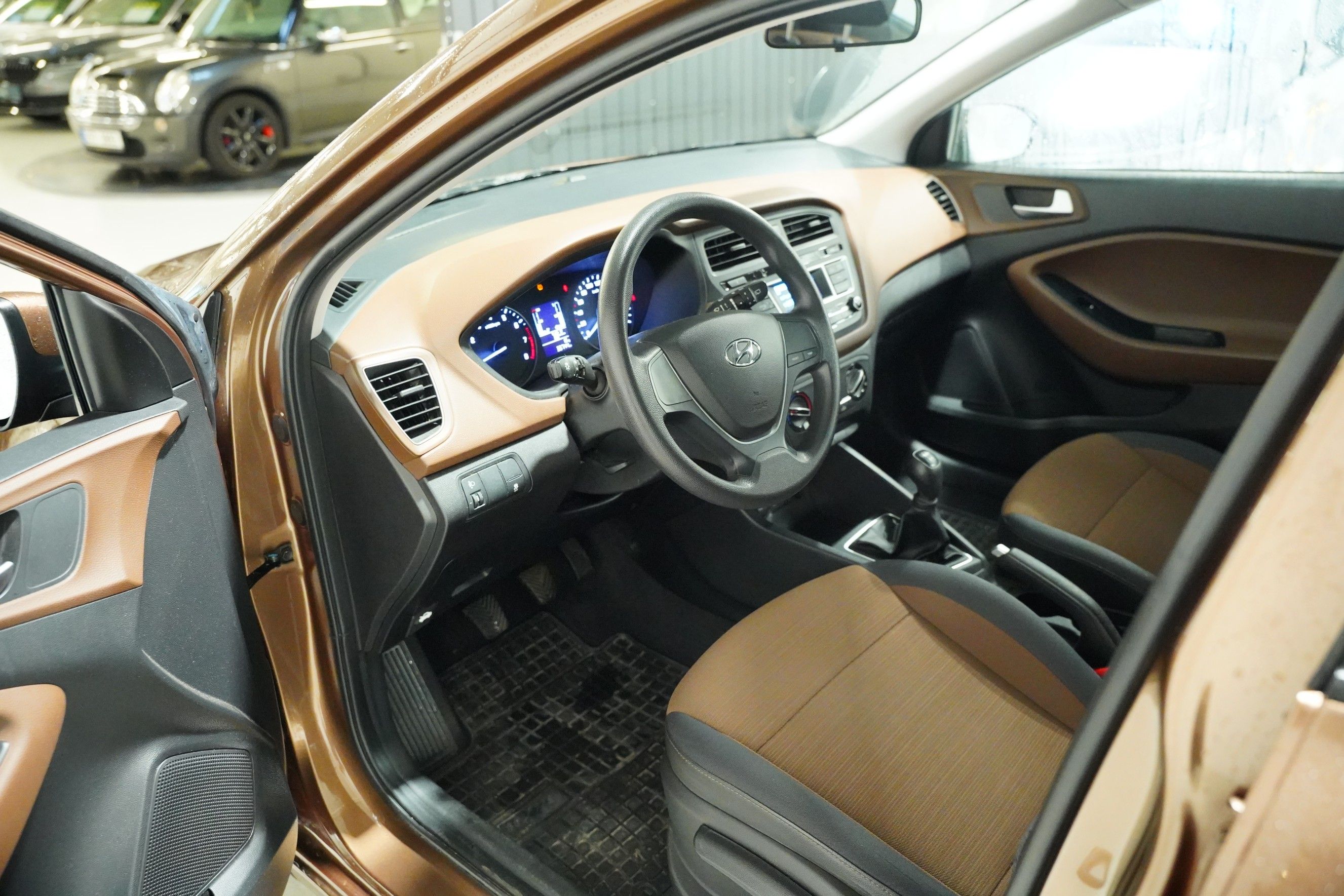 Hyundai i20, 1.2 55 kW - fotka 5