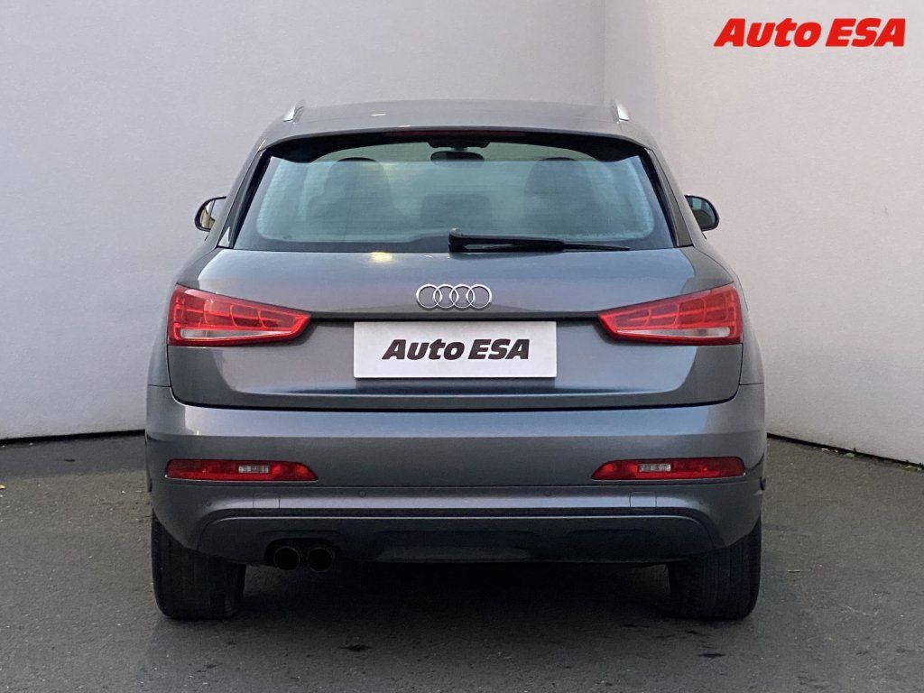 Audi Q3, 2.0 TDi,AC,výhřev sed. - fotka 5