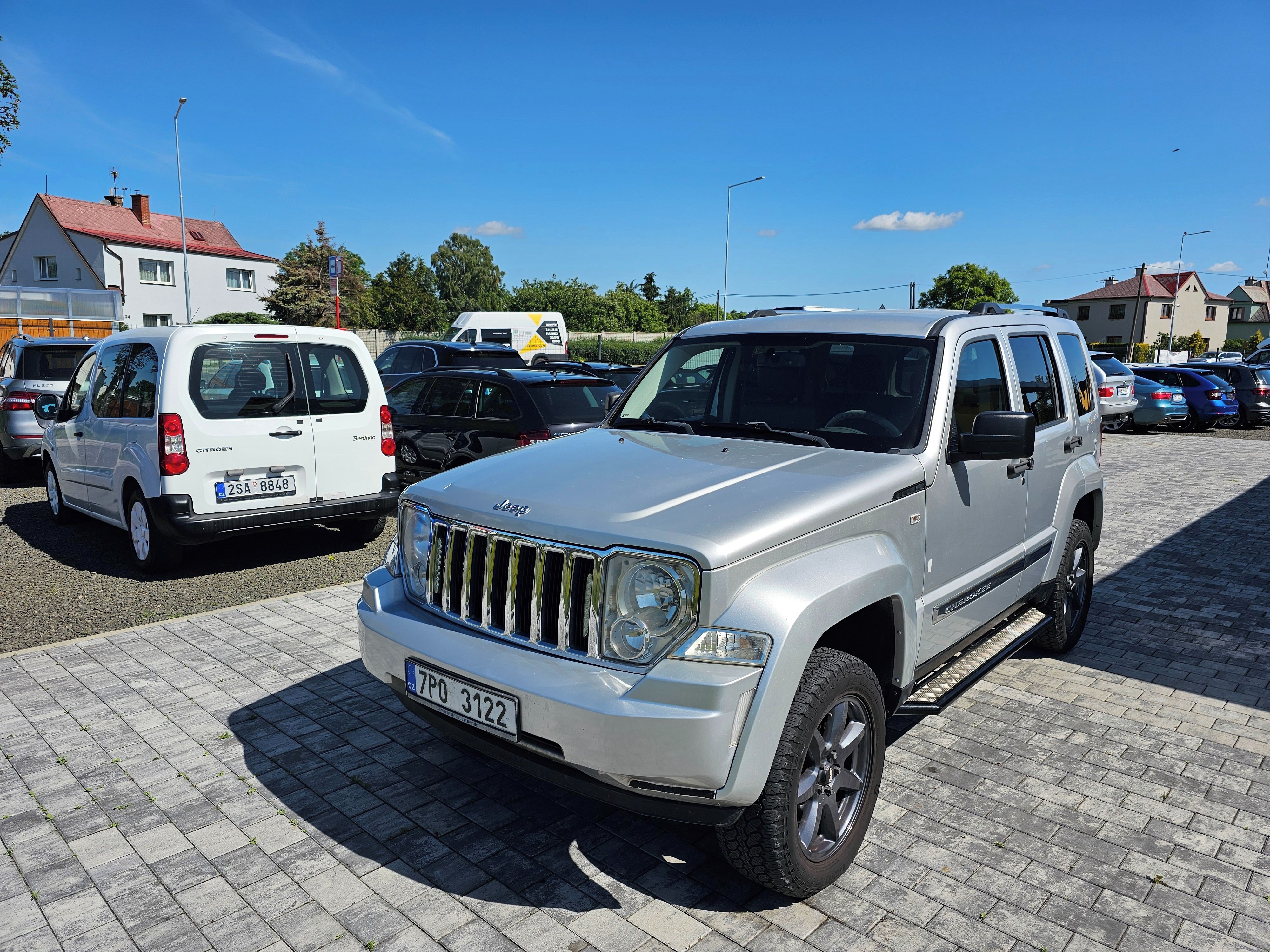 Jeep Cherokee, 2.8 CRD,nezávislé top.tažné za