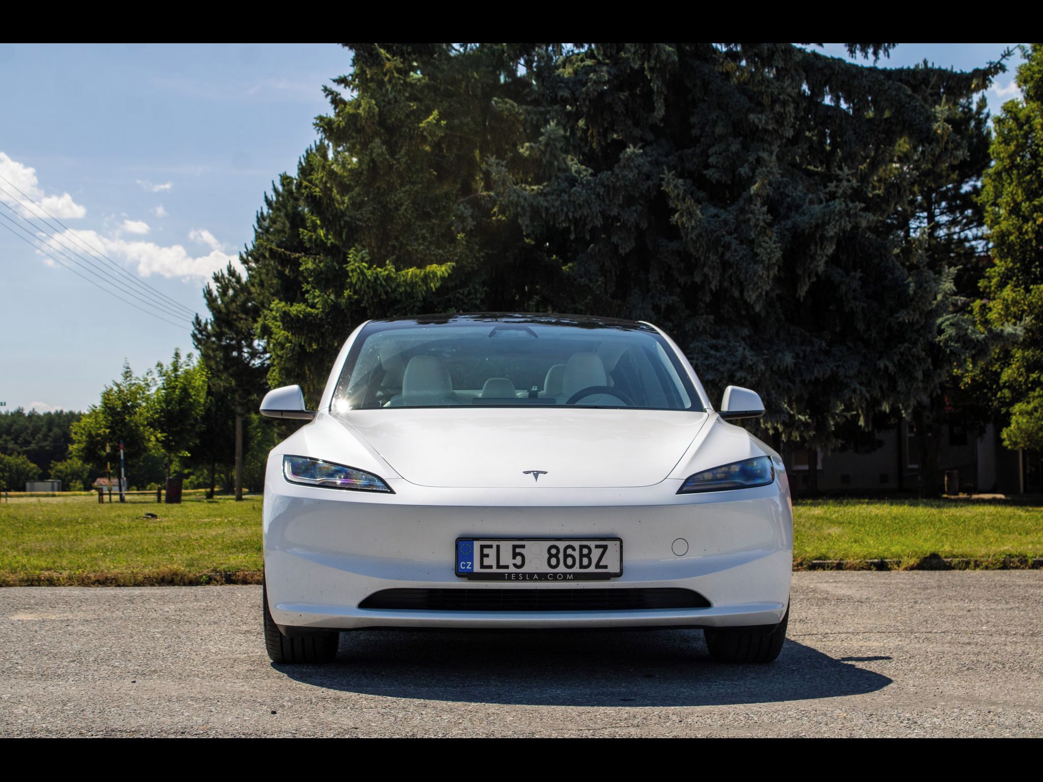 Tesla Model 3 - fotka 2