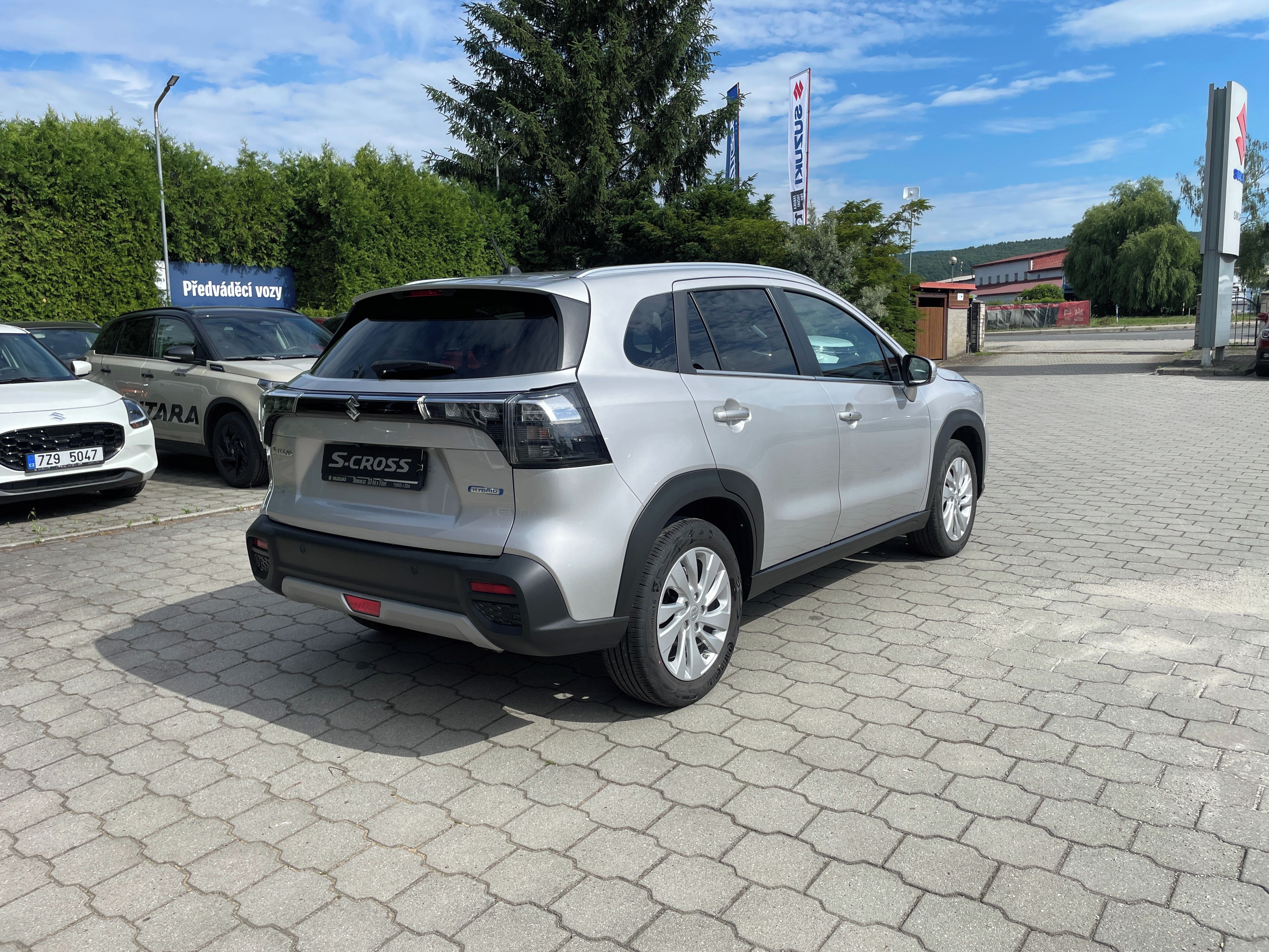 Suzuki S-Cross, 1,4 Premium 4x4 Hybrid - fotka 3