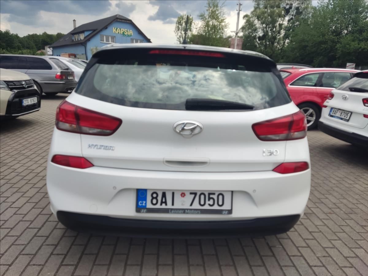 Hyundai i30, 1,4 i - fotka 6