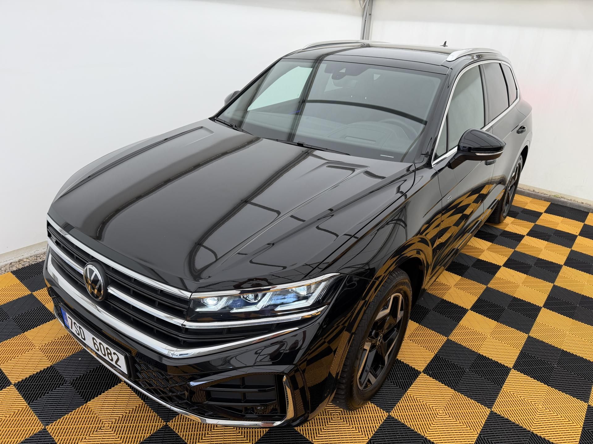 Volkswagen Touareg, 3.0Tdi*1-MAJ*DPH*HUD*R-LINE*