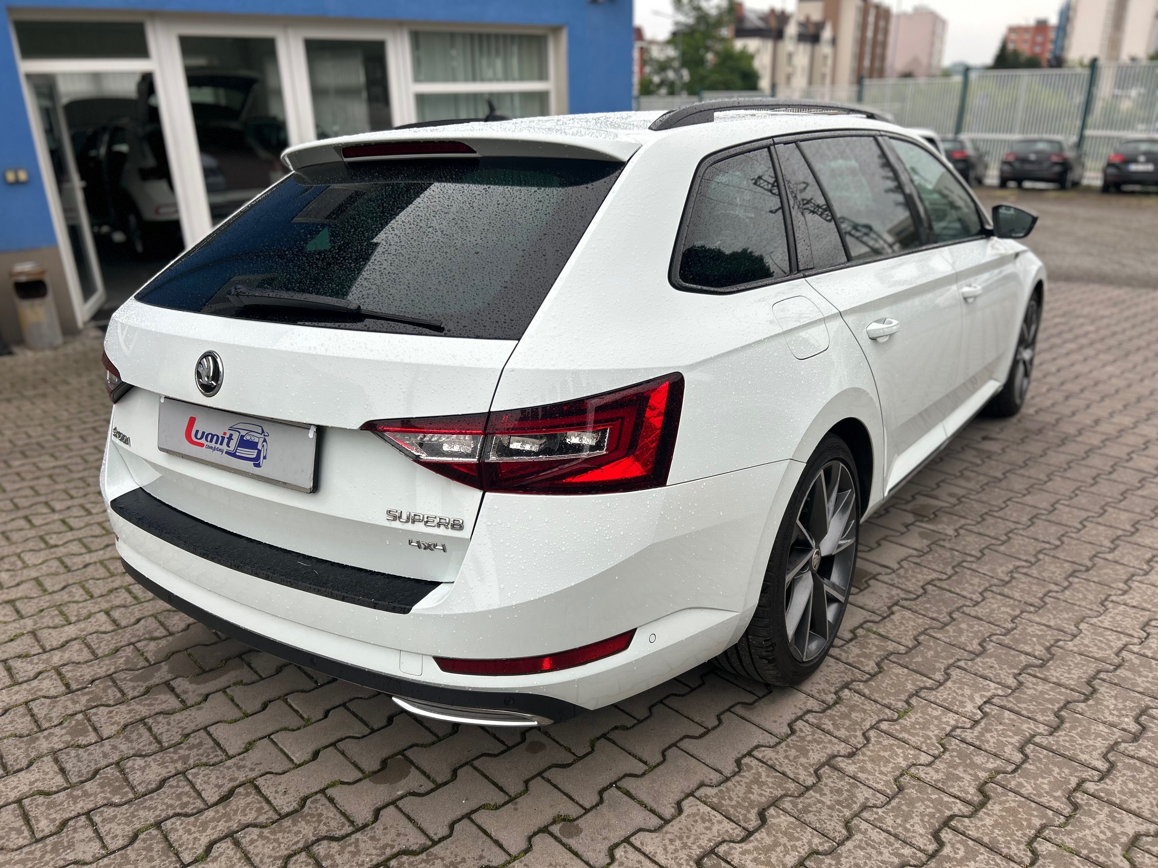 Škoda Superb - fotka 5