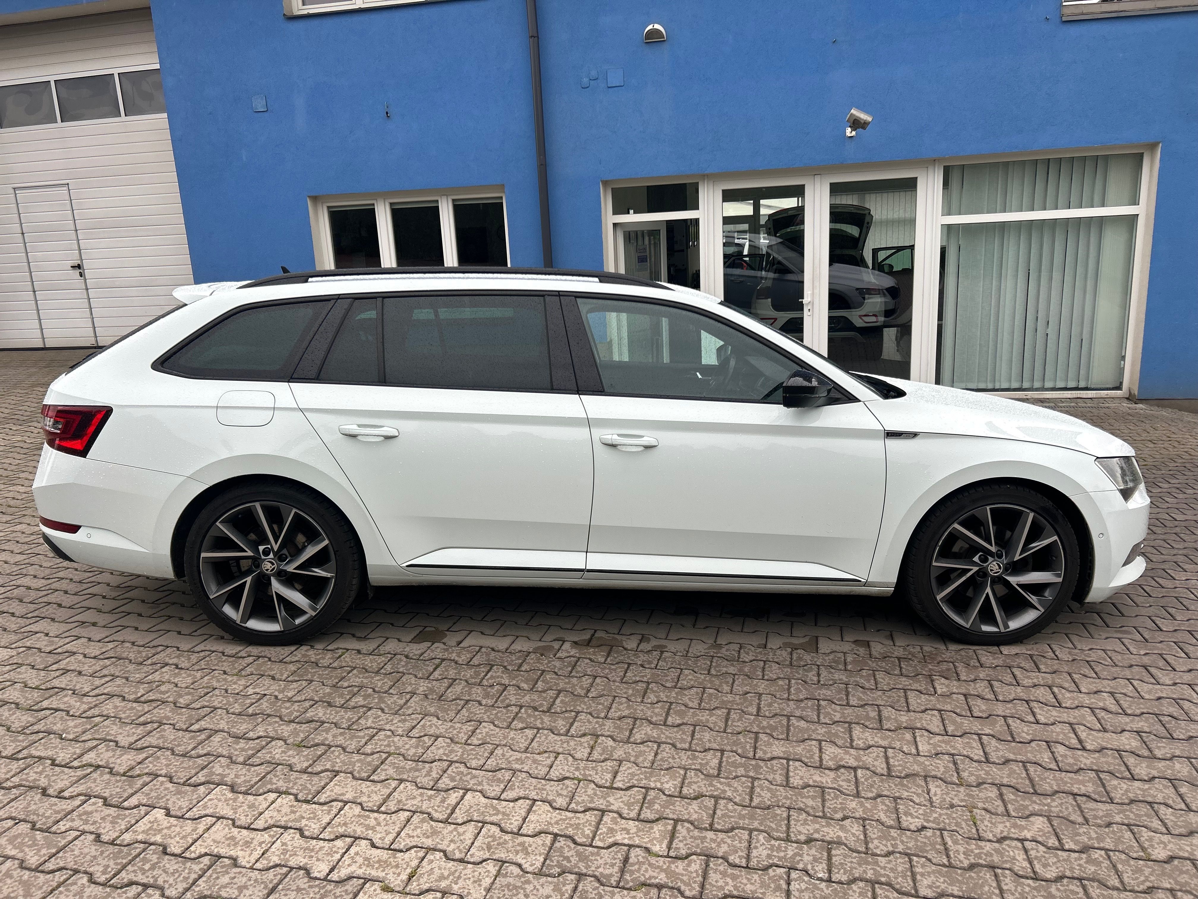 Škoda Superb - fotka 4