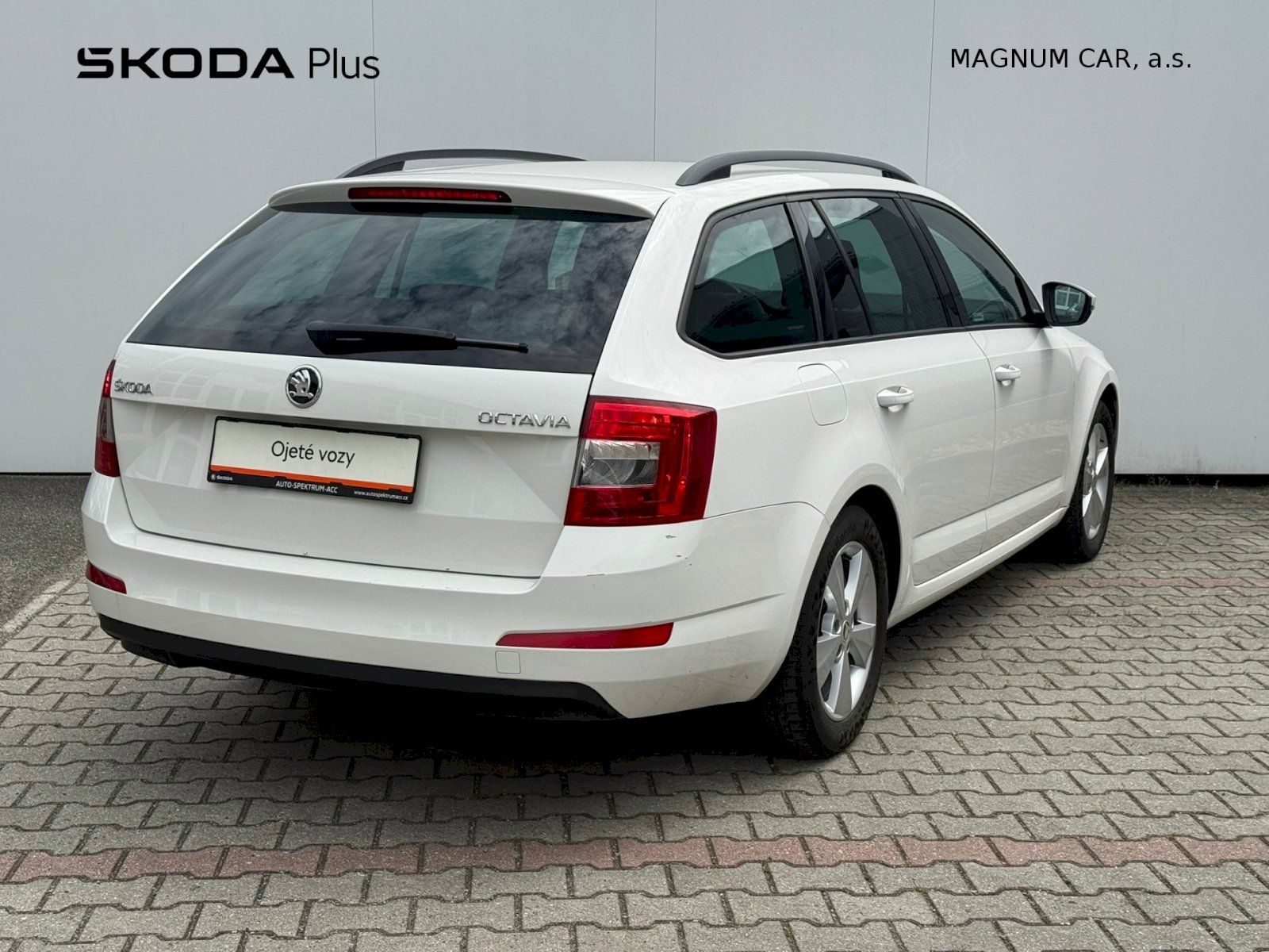 Škoda Octavia, COMBI AMBITION 1.6TDI/81 kW - fotka 2