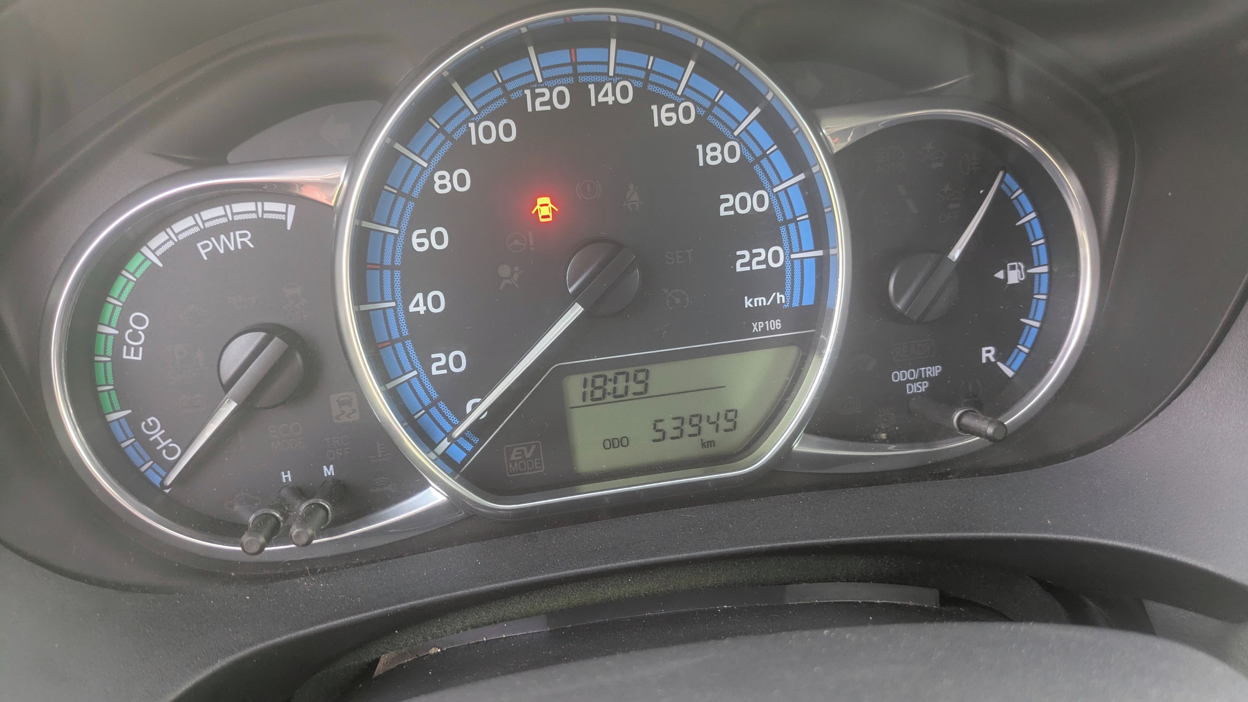 Toyota Yaris, HYBRID - fotka 2