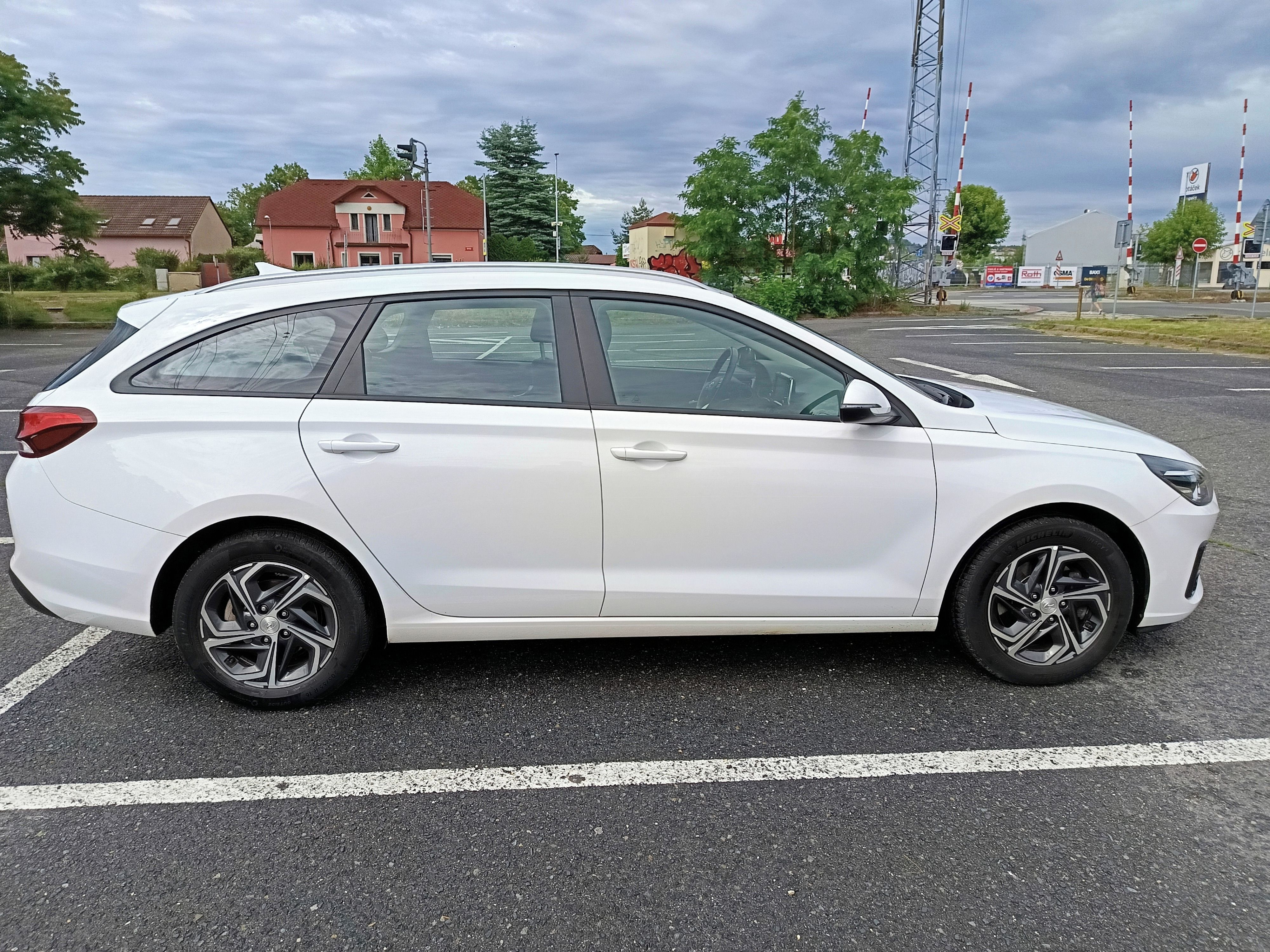 Hyundai i30, i30 kombi 1,5 DPI - fotka 3