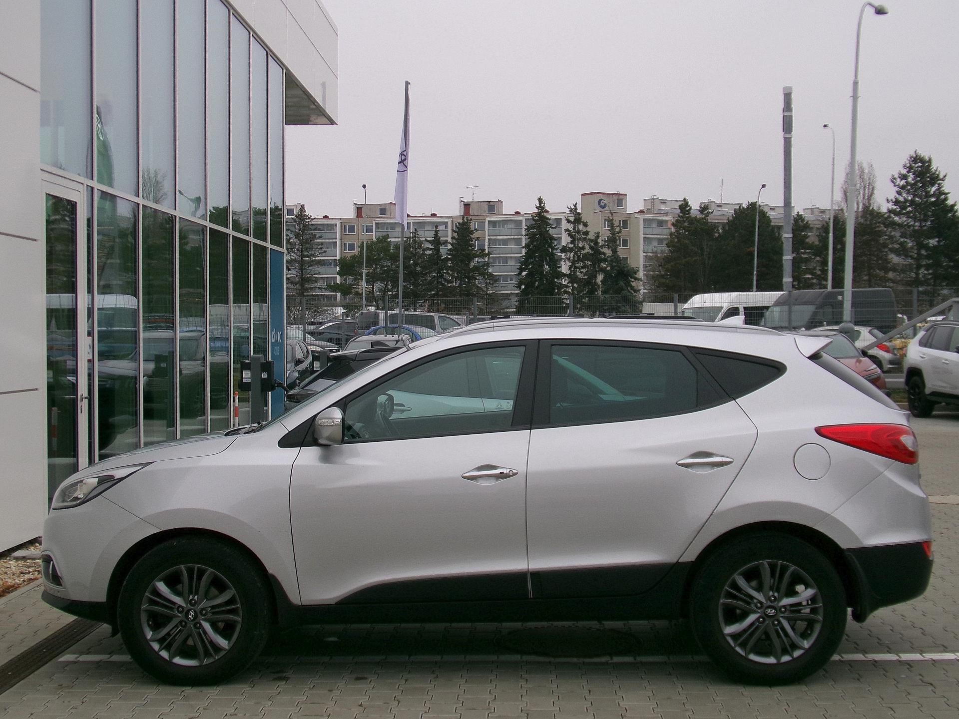Hyundai ix35, STYLE 2.0 CRDi 100kW 4x4 DPH - fotka 4