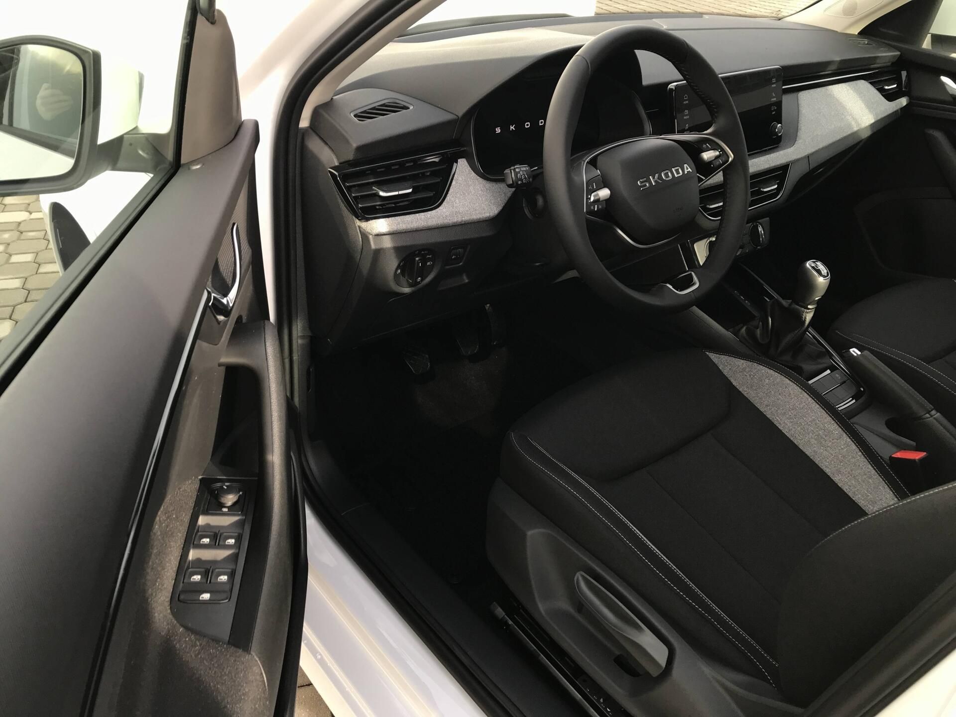 Škoda Kamiq, Classic 6MP 1,0TSI - fotka 3